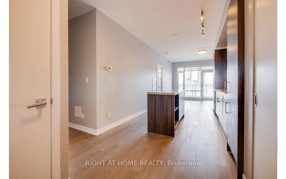 21 Widmer Street, #2504