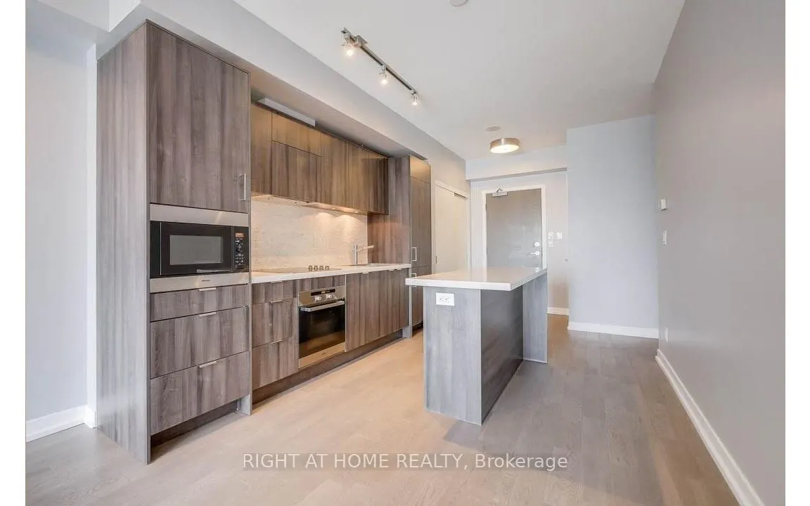 21 Widmer Street, #2504
