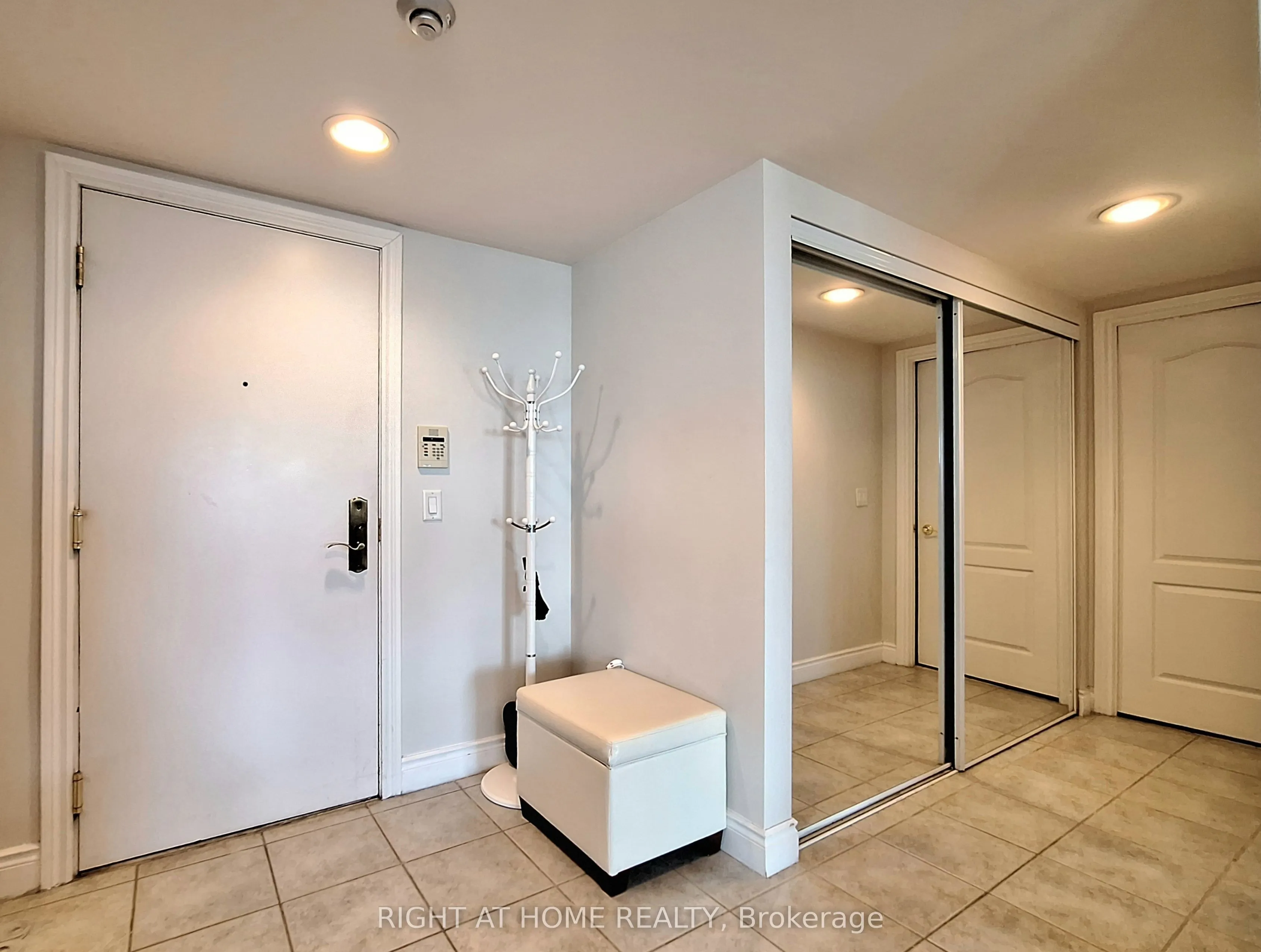 880 Grandview Way, #606