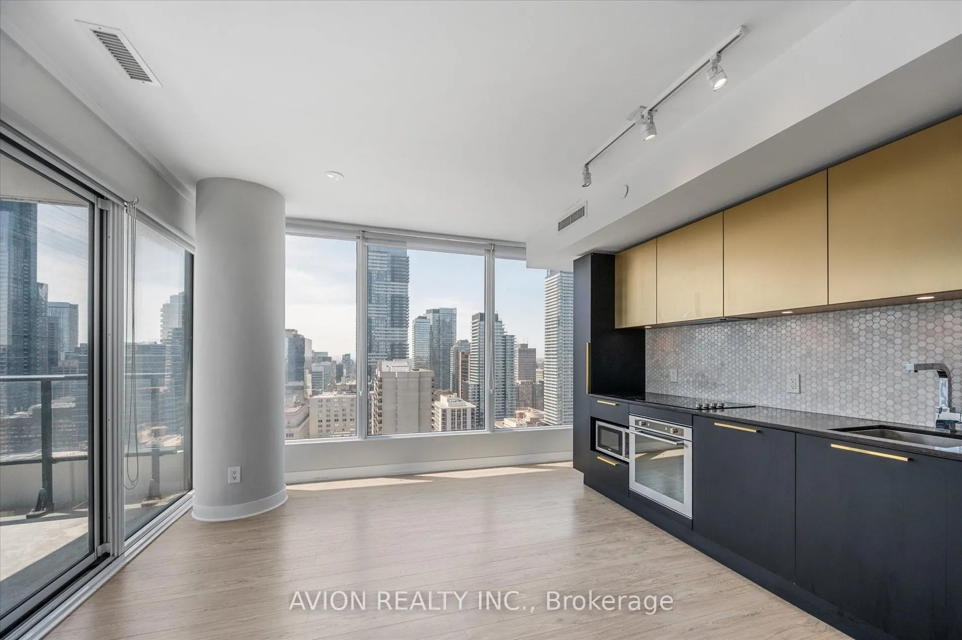 85 Wood Street, #3603