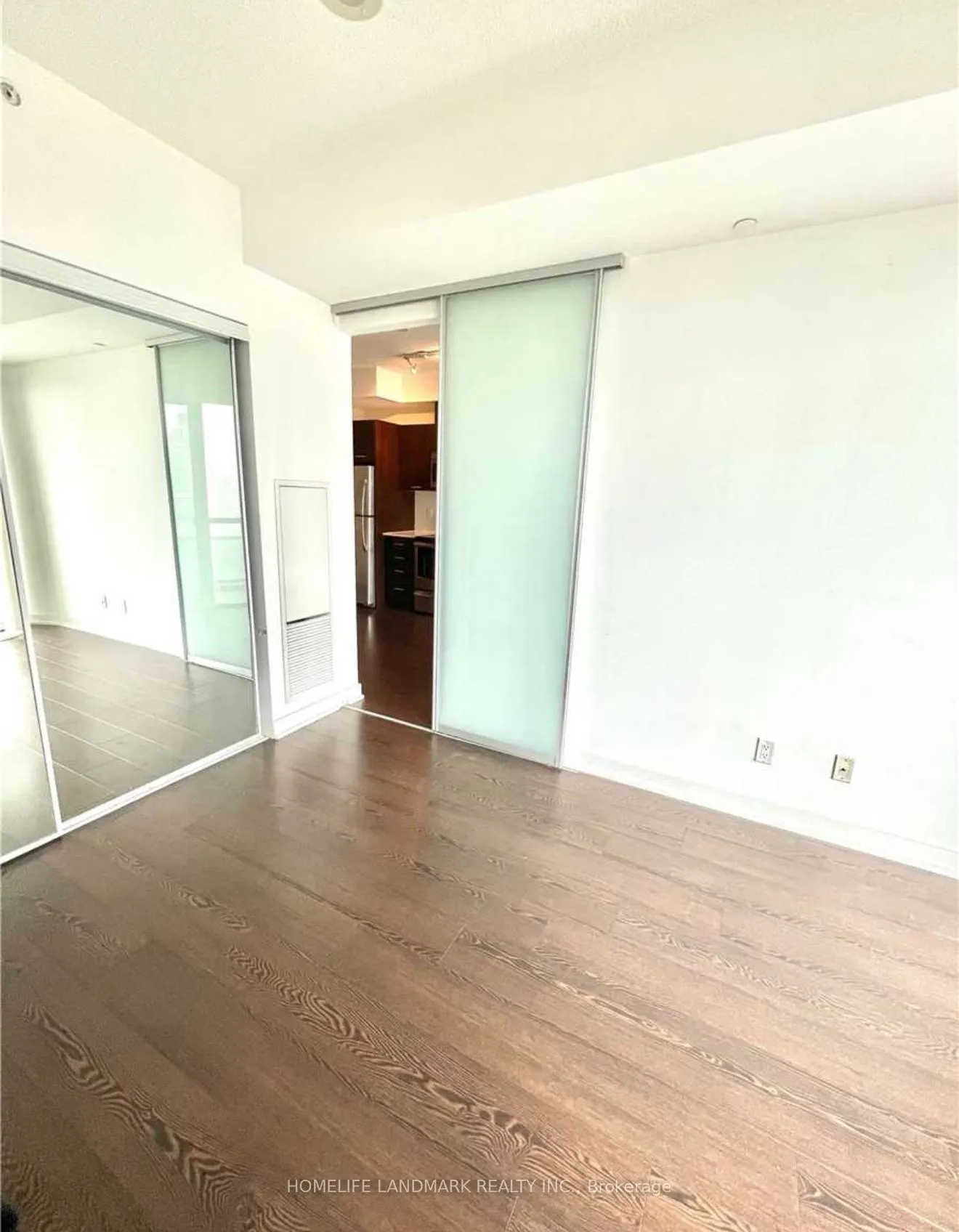 20 Bruyeres Mews, #1015