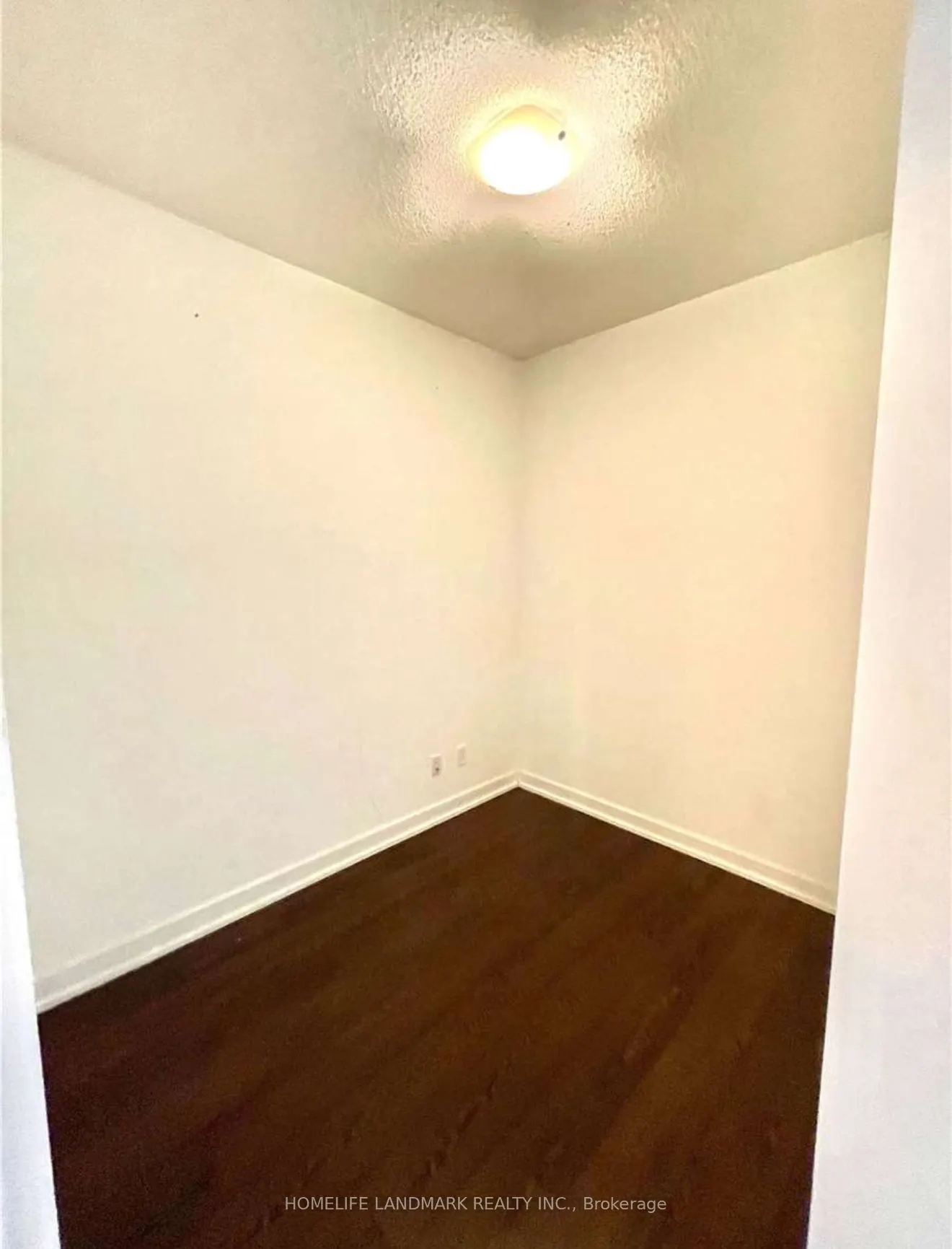 20 Bruyeres Mews, #1015