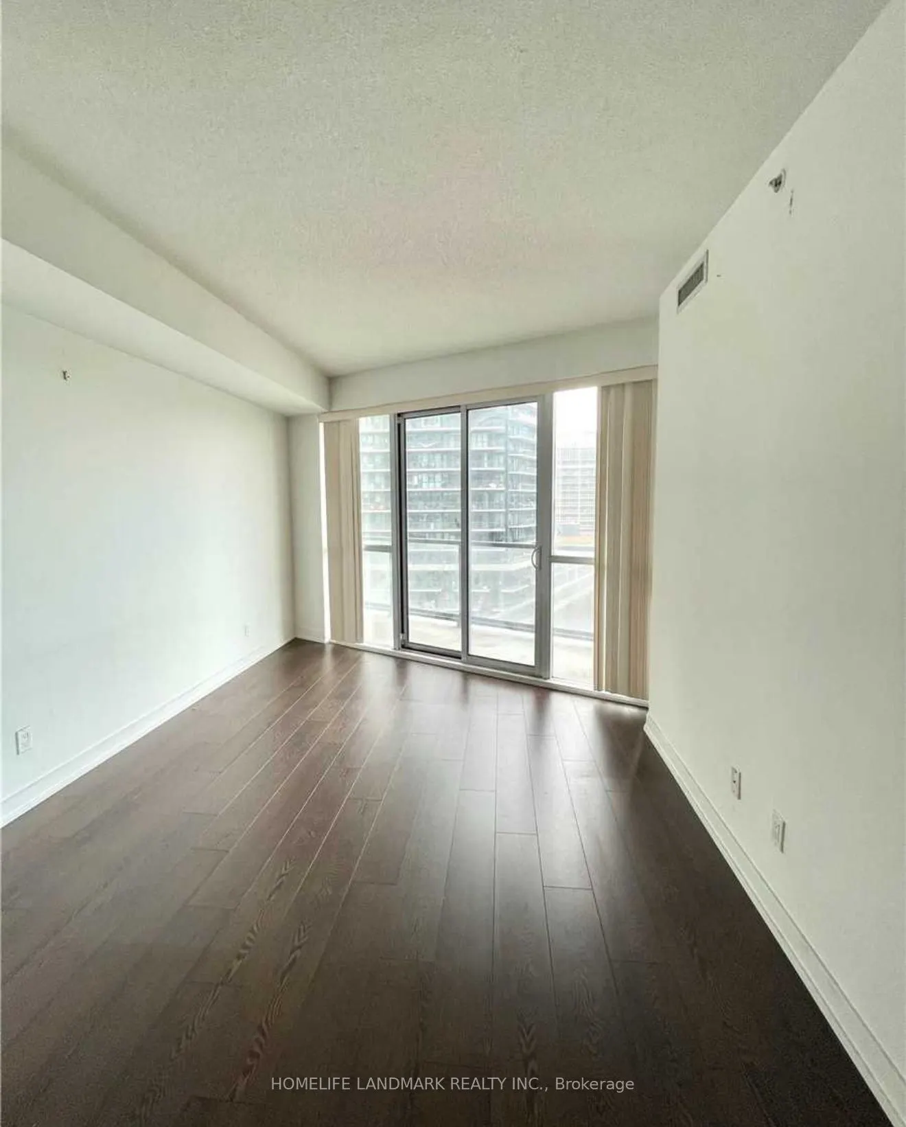 20 Bruyeres Mews, #1015