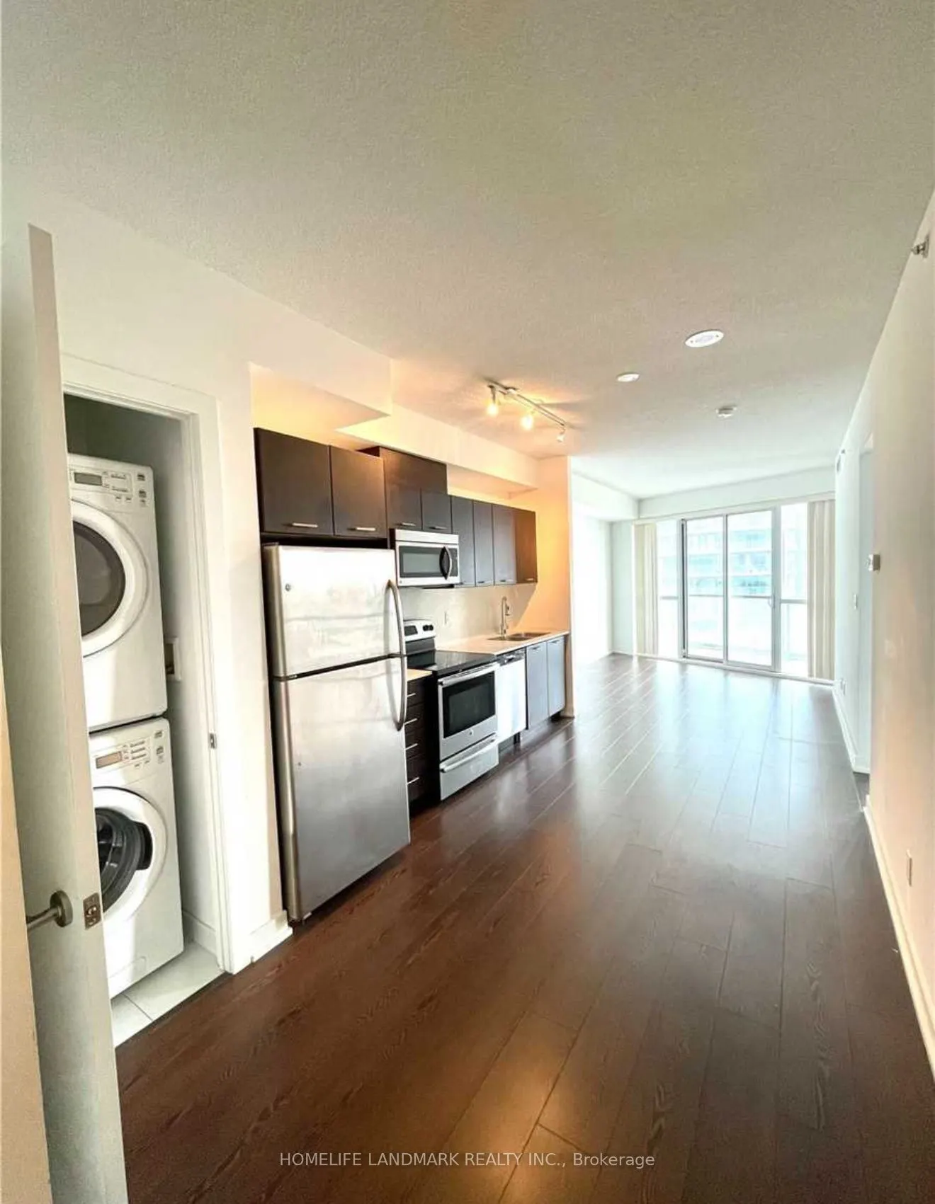 20 Bruyeres Mews, #1015
