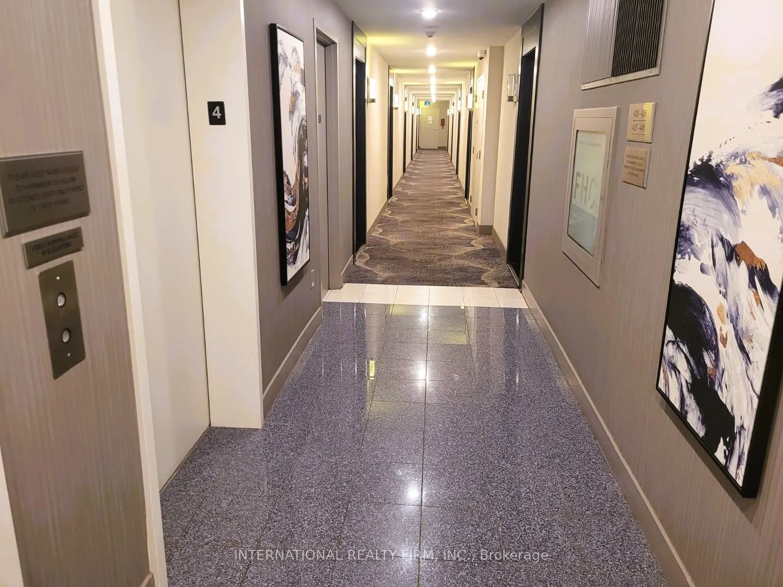 250 Wellington Street W, #426