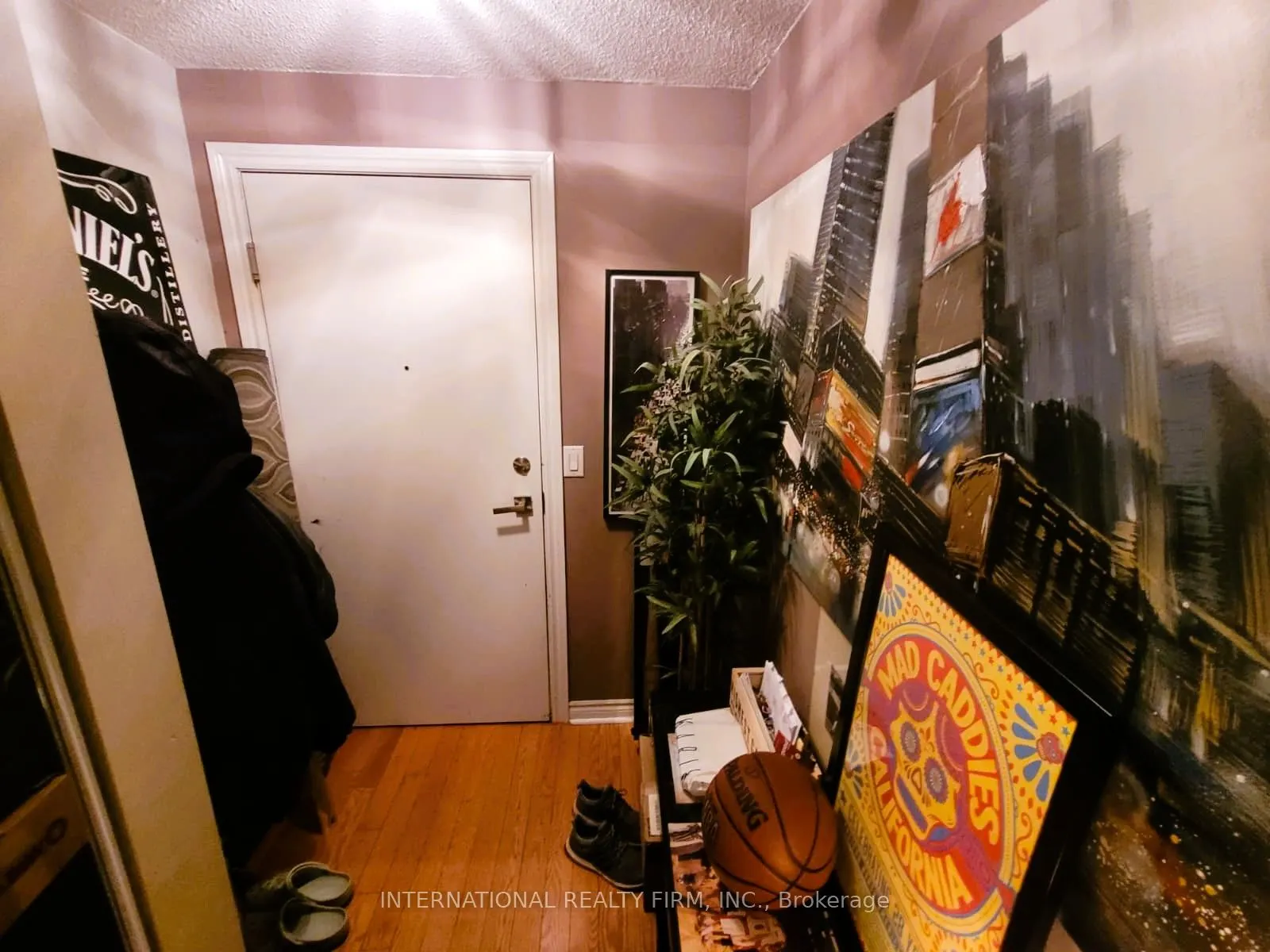 250 Wellington Street W, #426