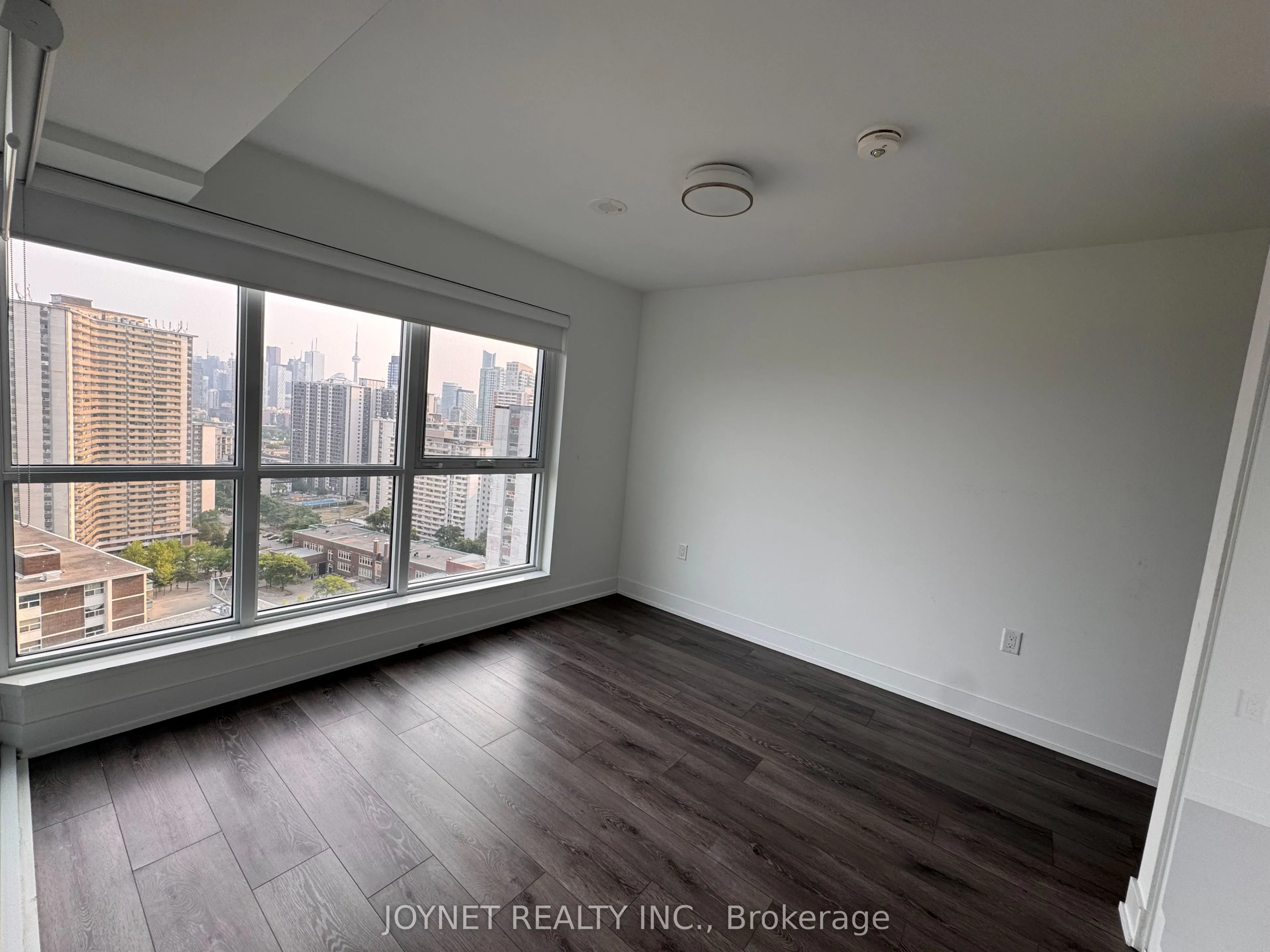 585 Bloor Street E, #2221