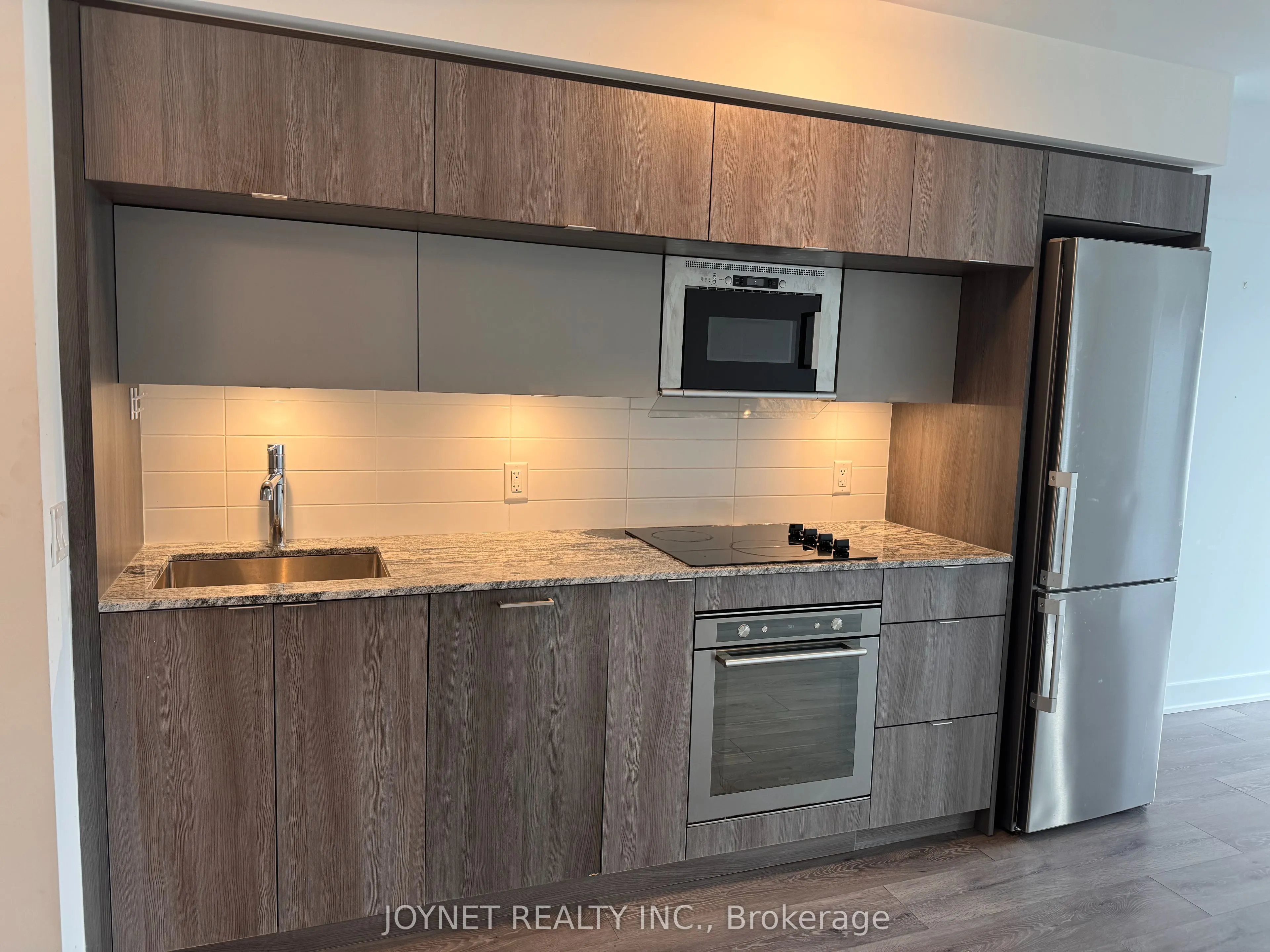 585 Bloor Street E, #2221