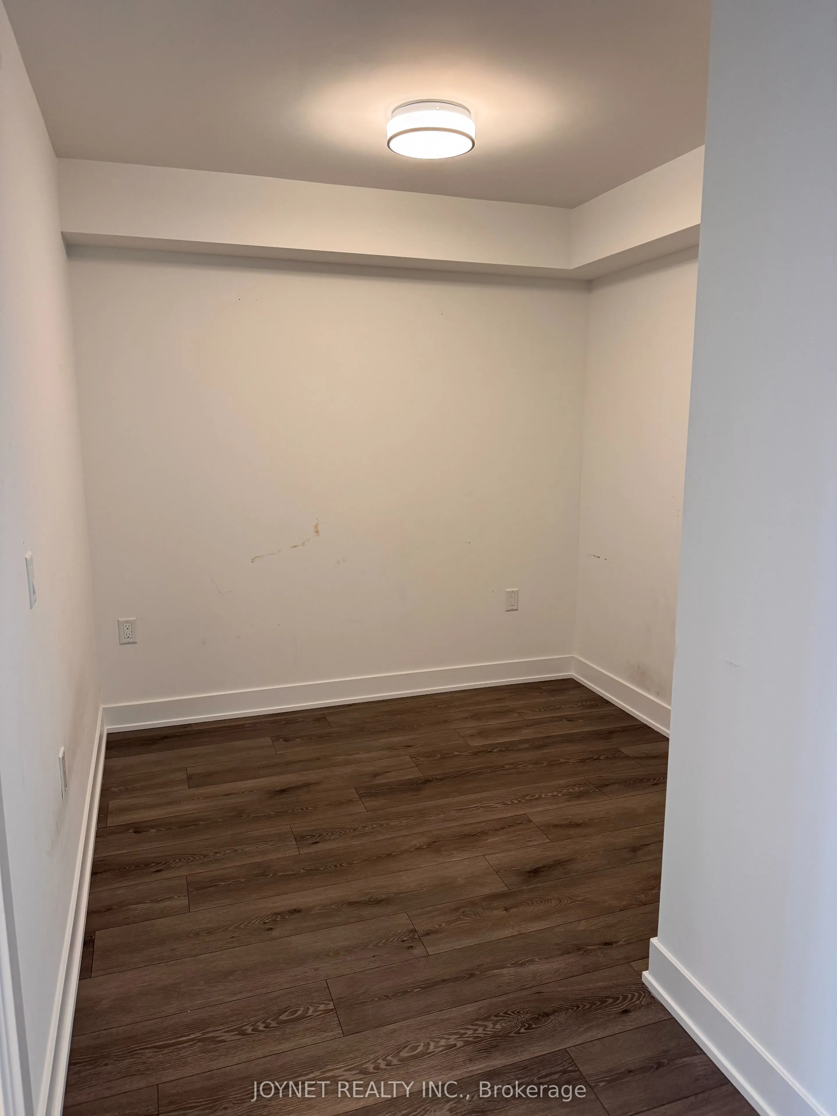 585 Bloor Street E, #2221