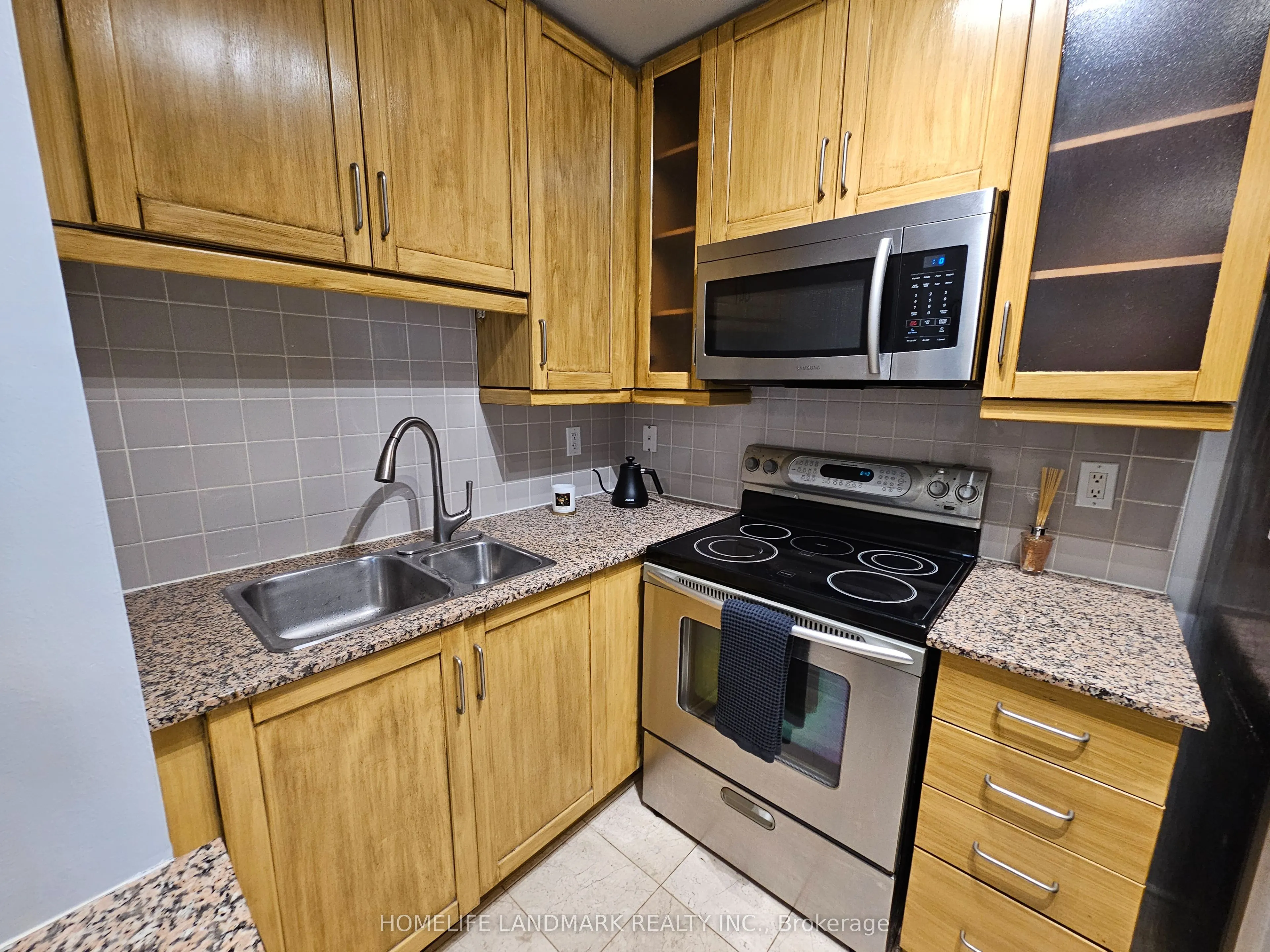 60 Byng Avenue, #401