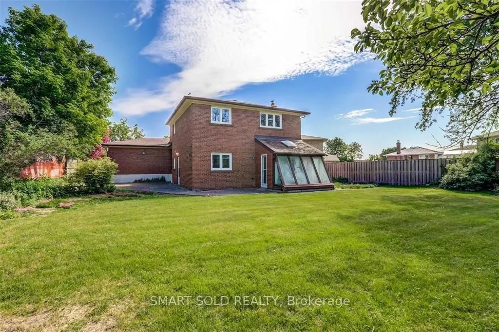 9 Salinger Court, #Ground & Lower