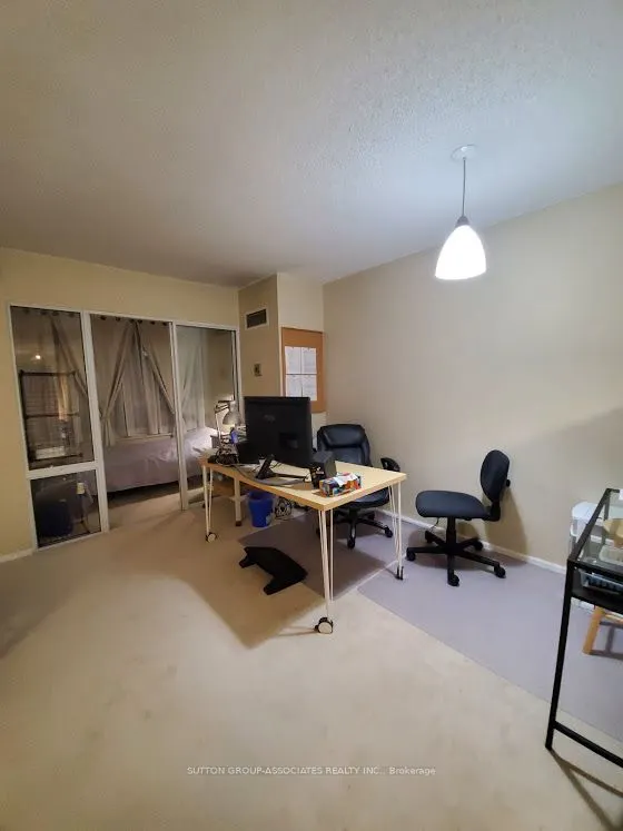 717 Bay Street, #805