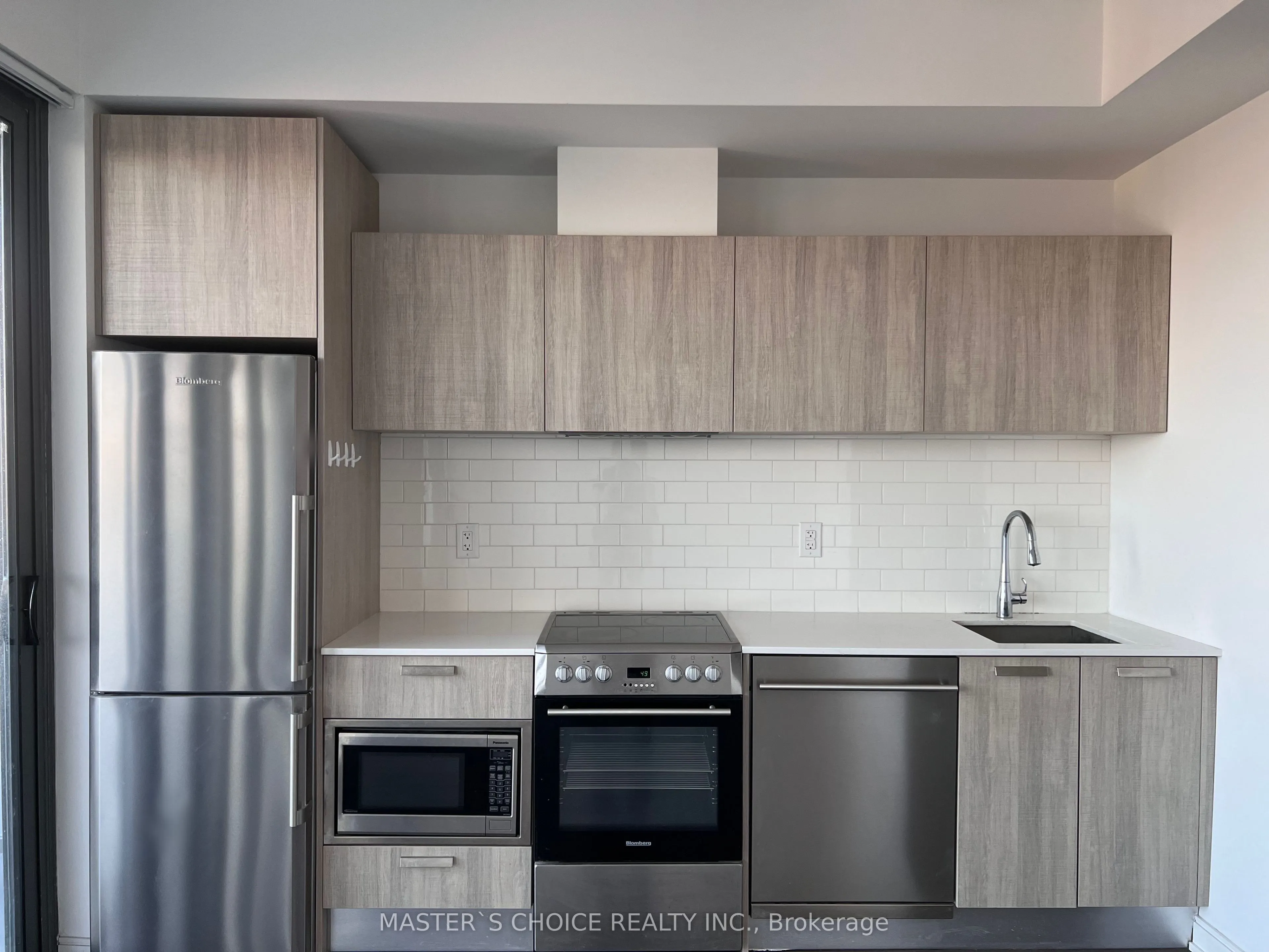 50 Charles Street E, #4212