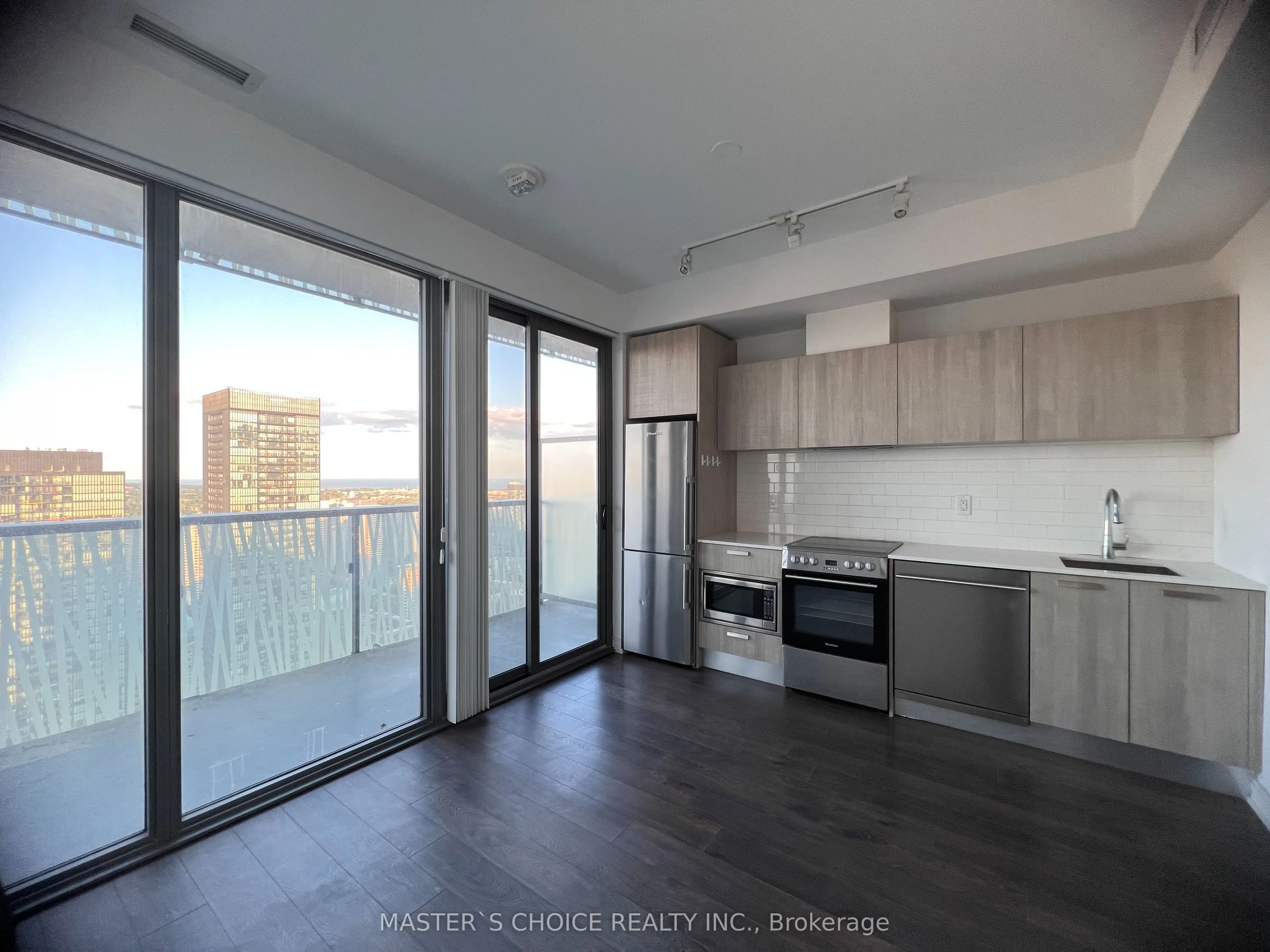 50 Charles Street E, #4212