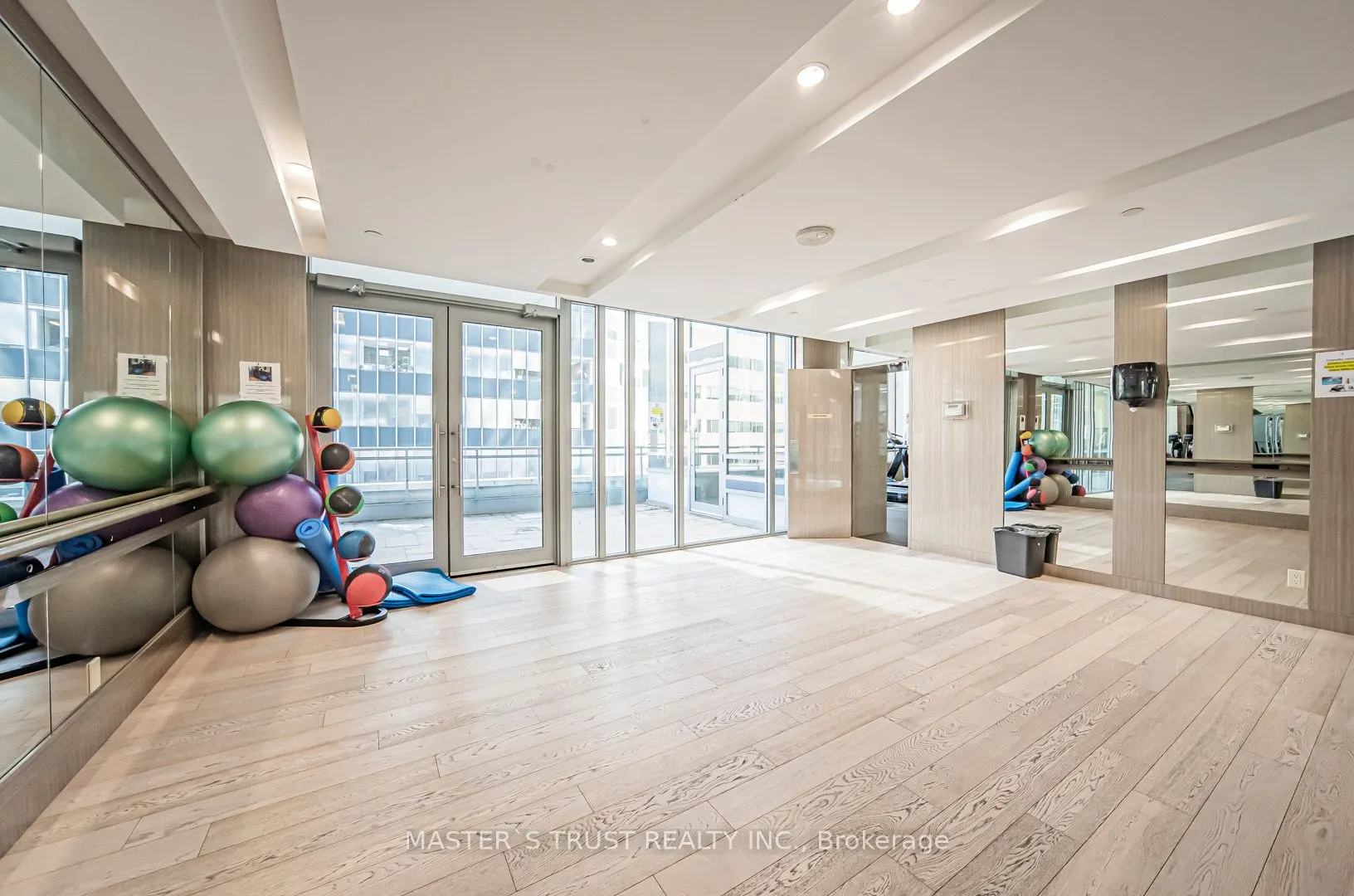 89 Dunfield Avenue, #801