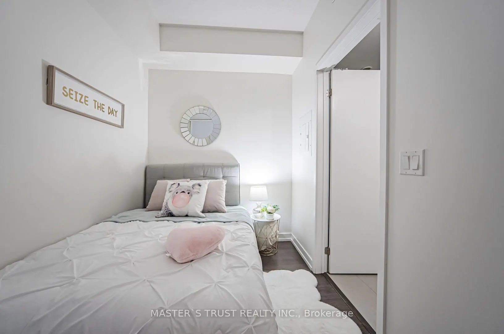 89 Dunfield Avenue, #801