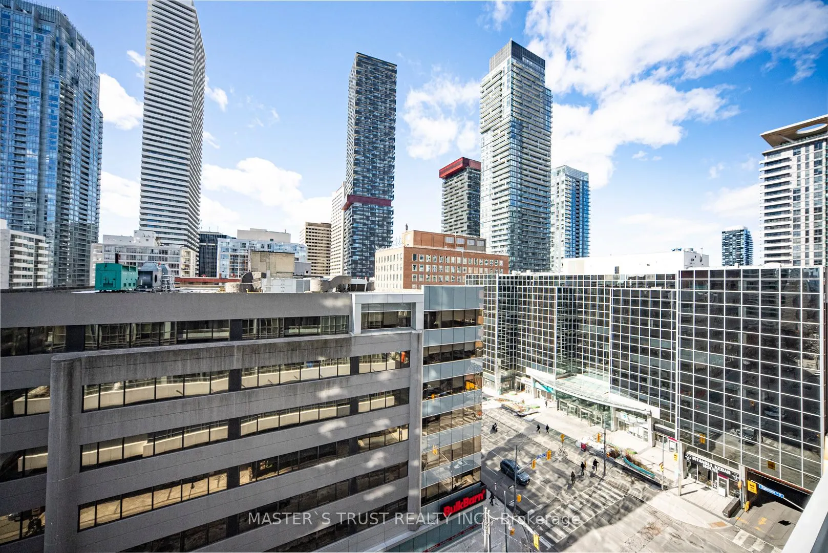 89 Dunfield Avenue, #801