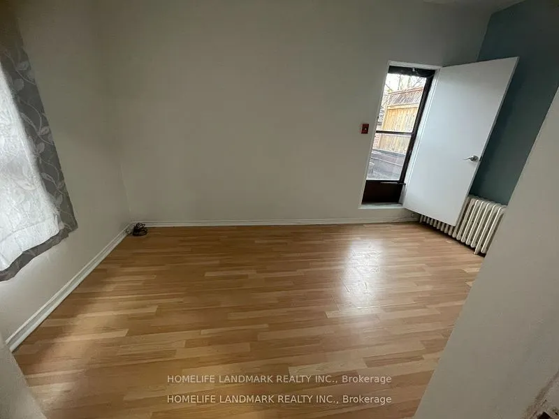 1 Spruce Street, #1