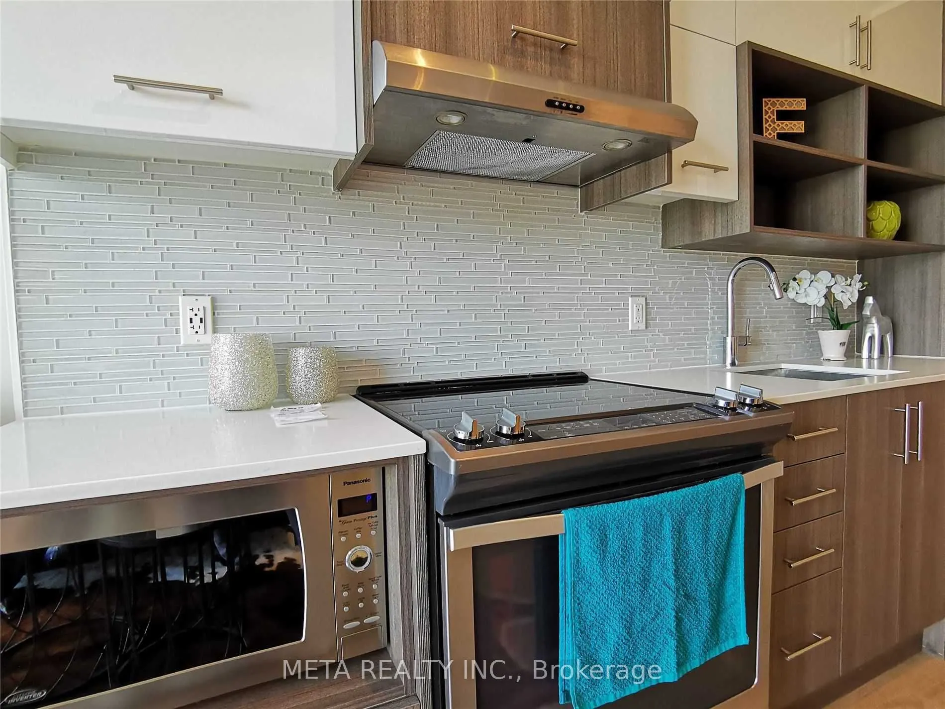 150 Fairview Mall Drive, #208