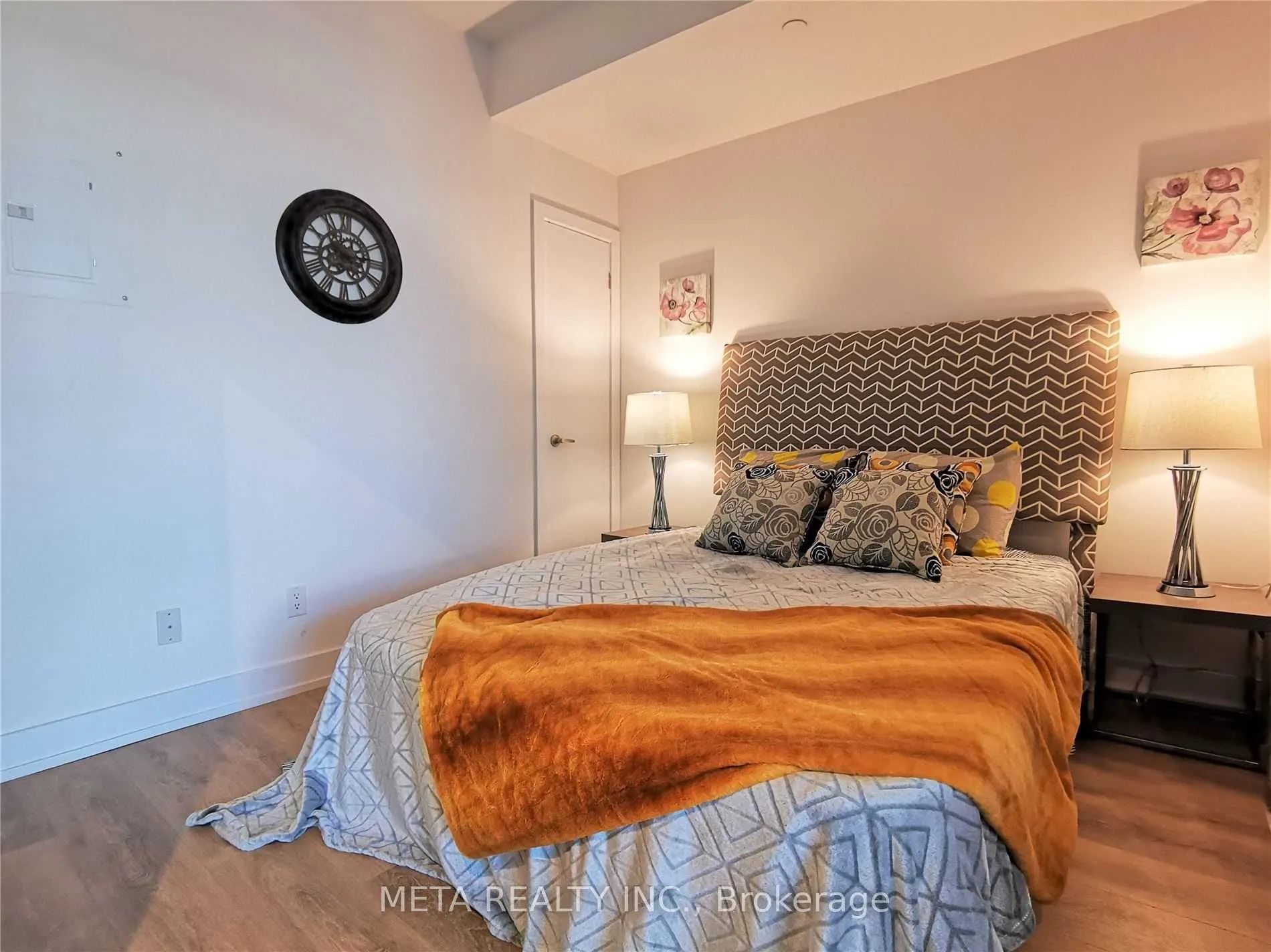 150 Fairview Mall Drive, #208