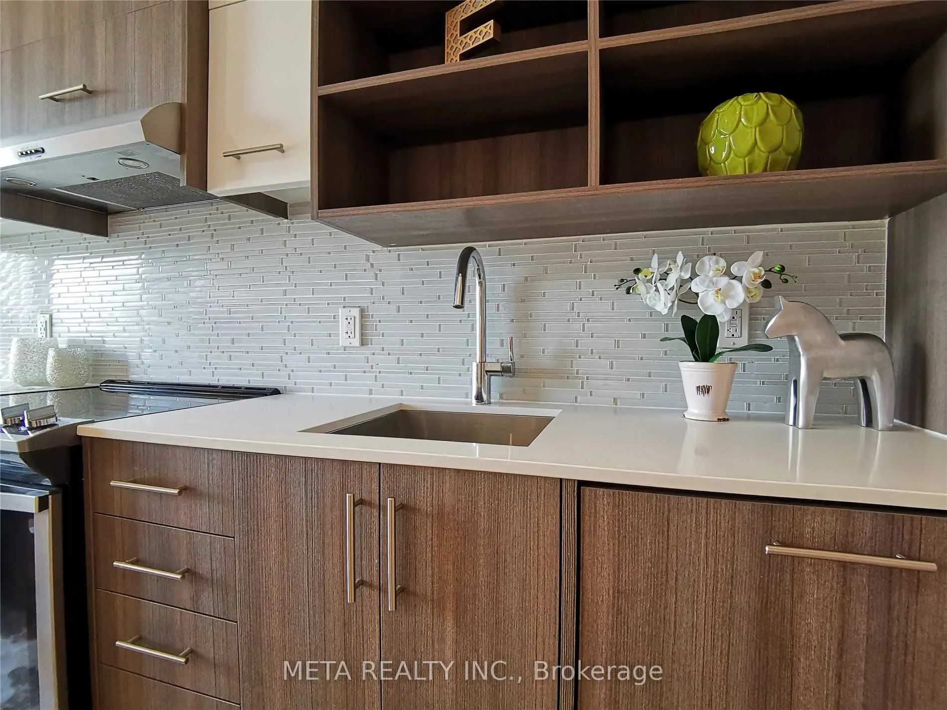 150 Fairview Mall Drive, #208