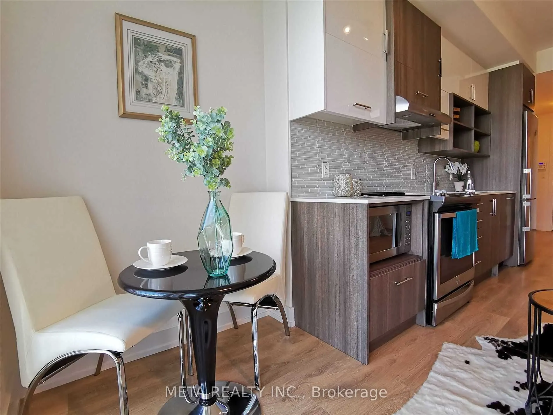 150 Fairview Mall Drive, #208