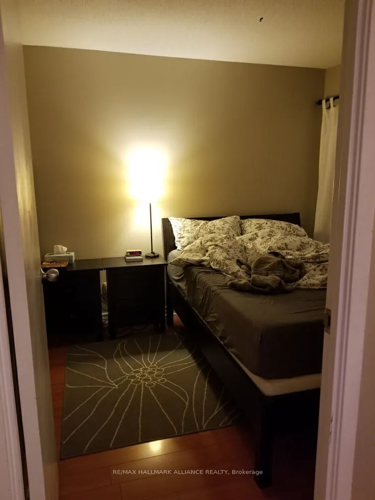 650 Queens Quay W, #706