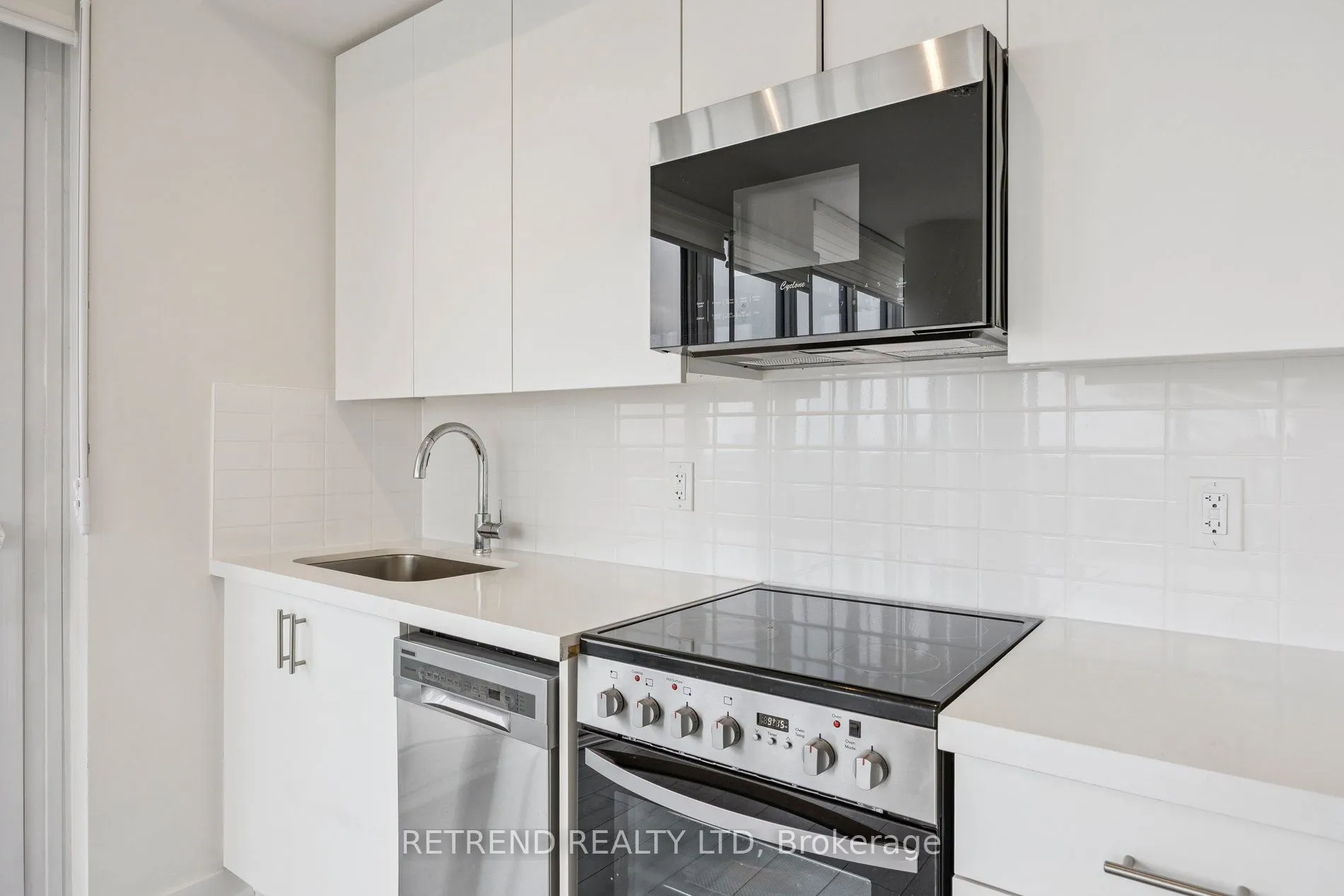 15 Ellerslie Avenue, #1708