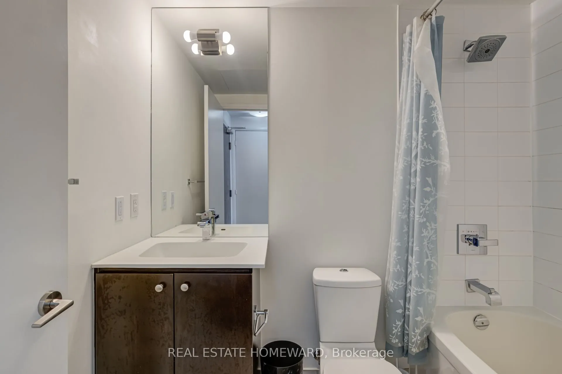 25 Cole Street, #1602