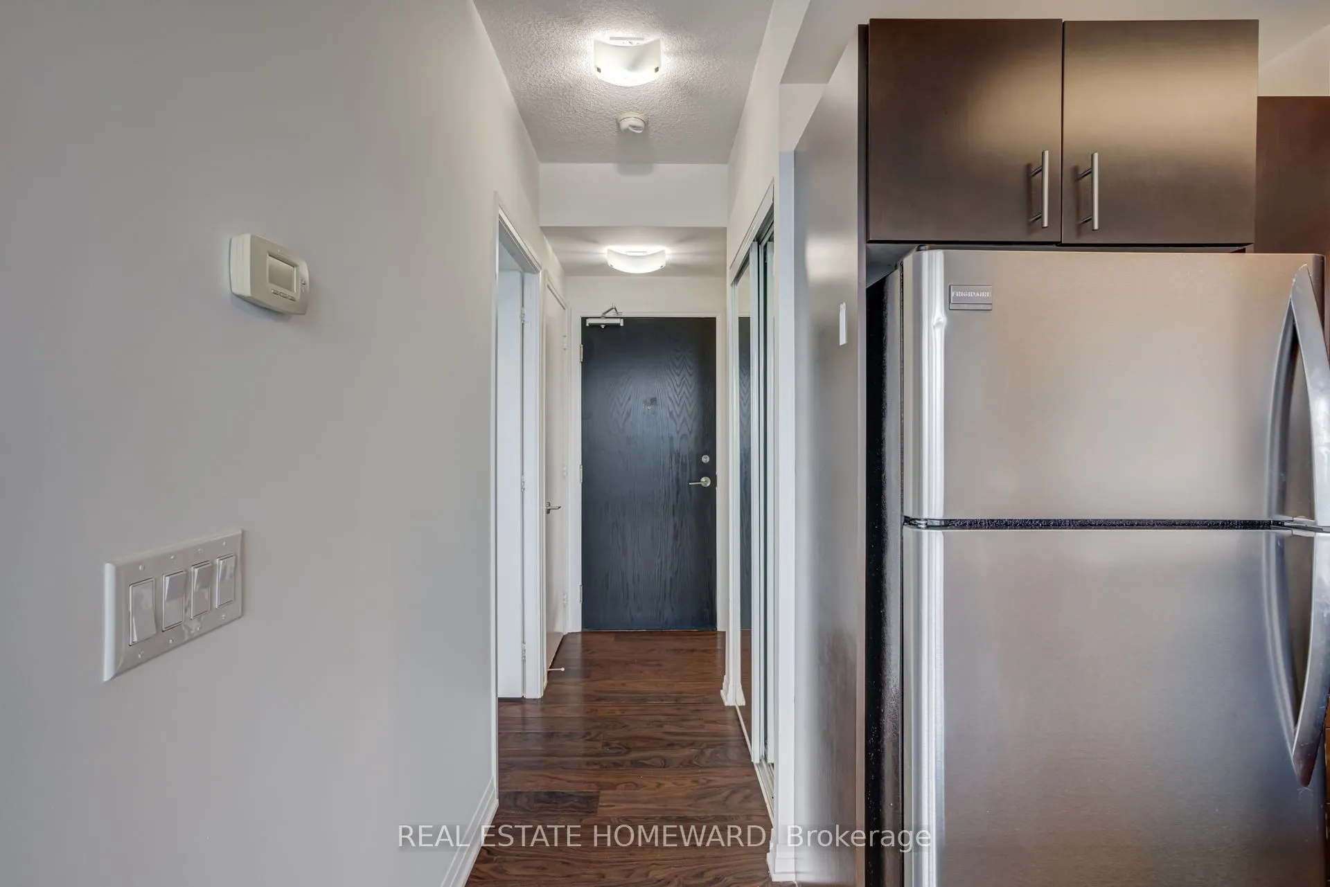 25 Cole Street, #1602