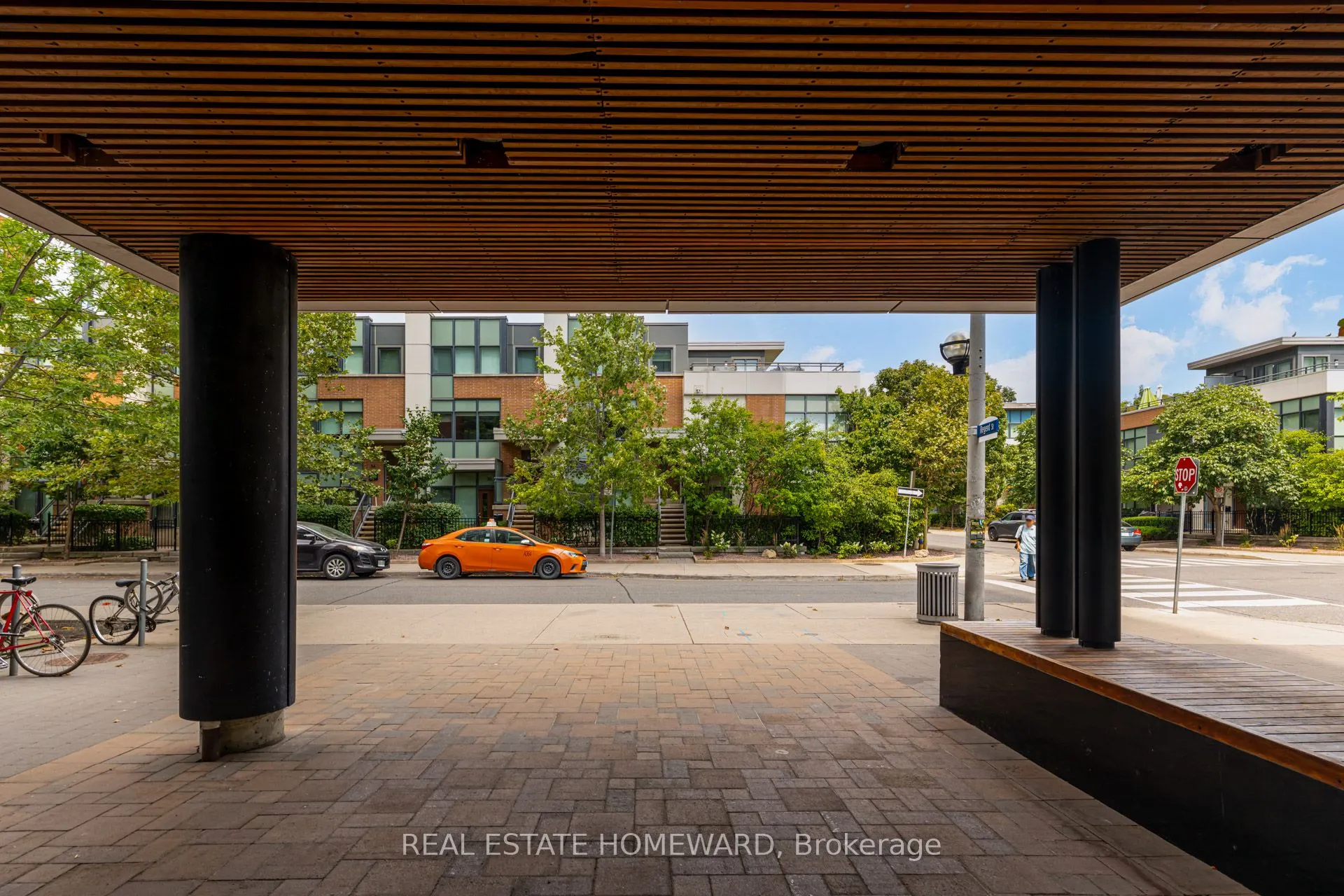 25 Cole Street, #1602