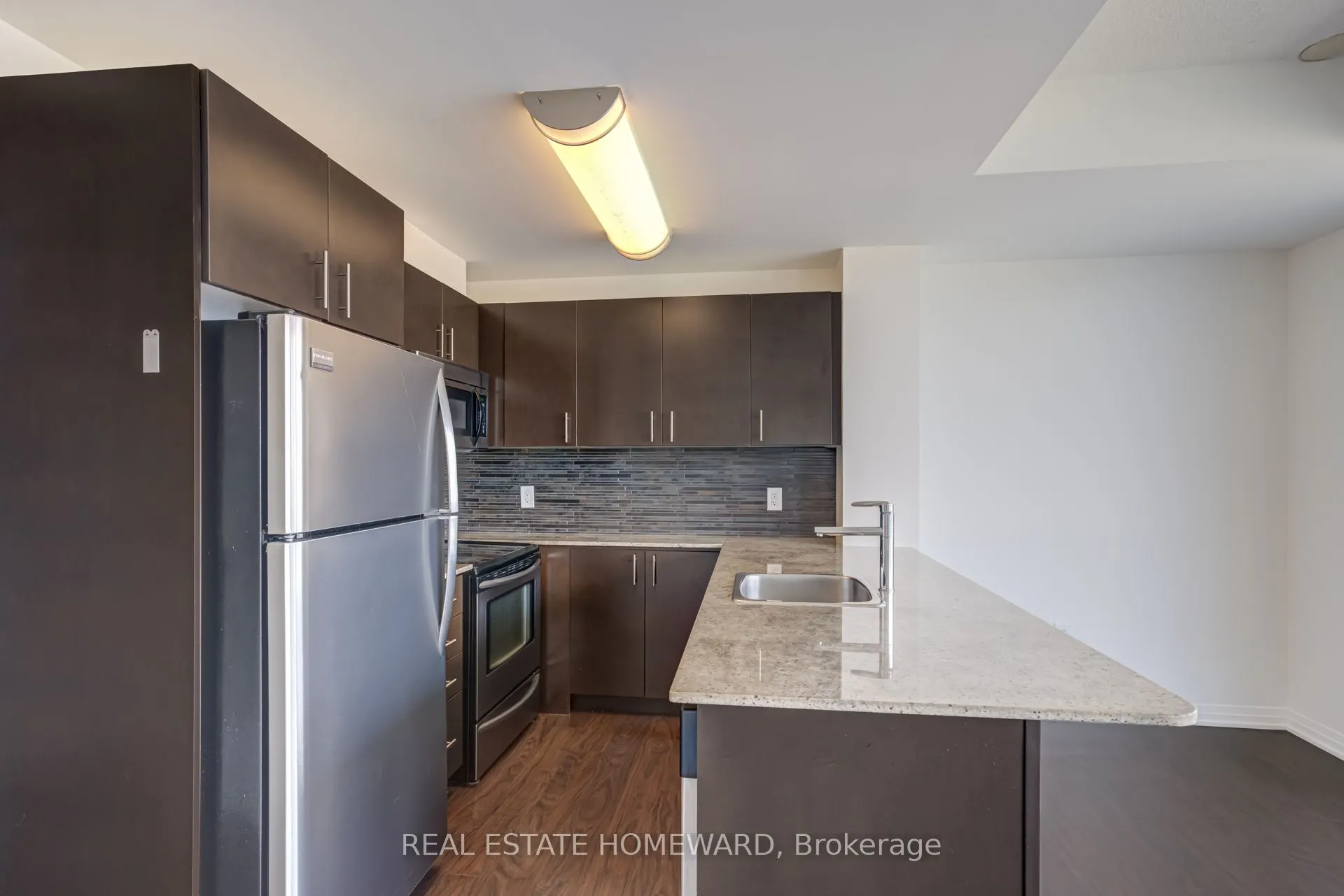 25 Cole Street, #1602