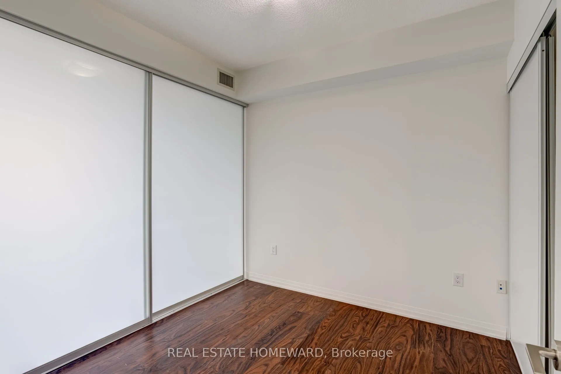 25 Cole Street, #1602