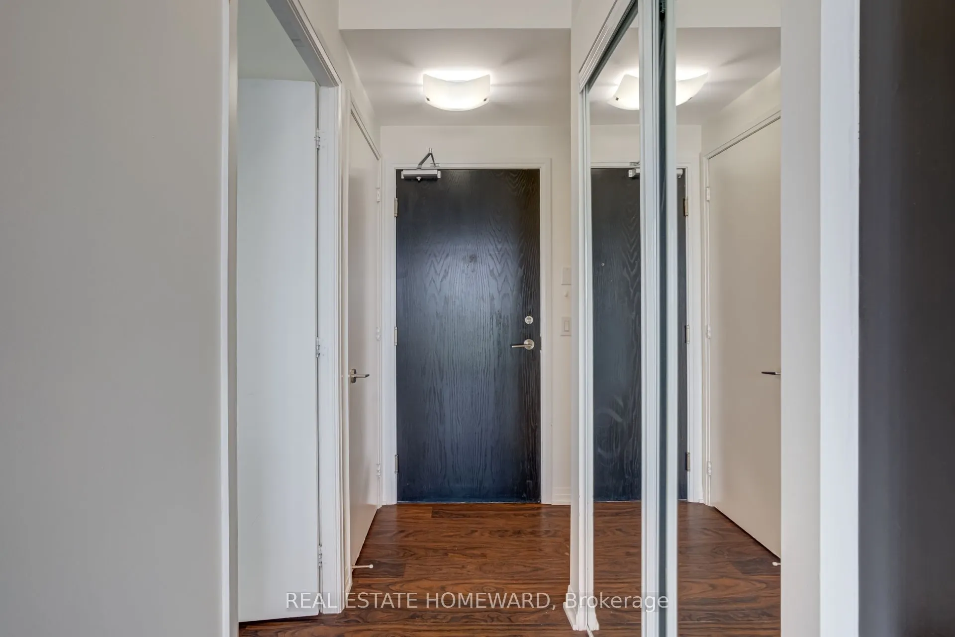 25 Cole Street, #1602