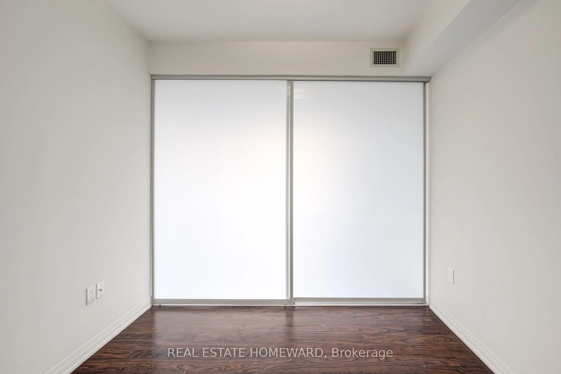 25 Cole Street, #1602