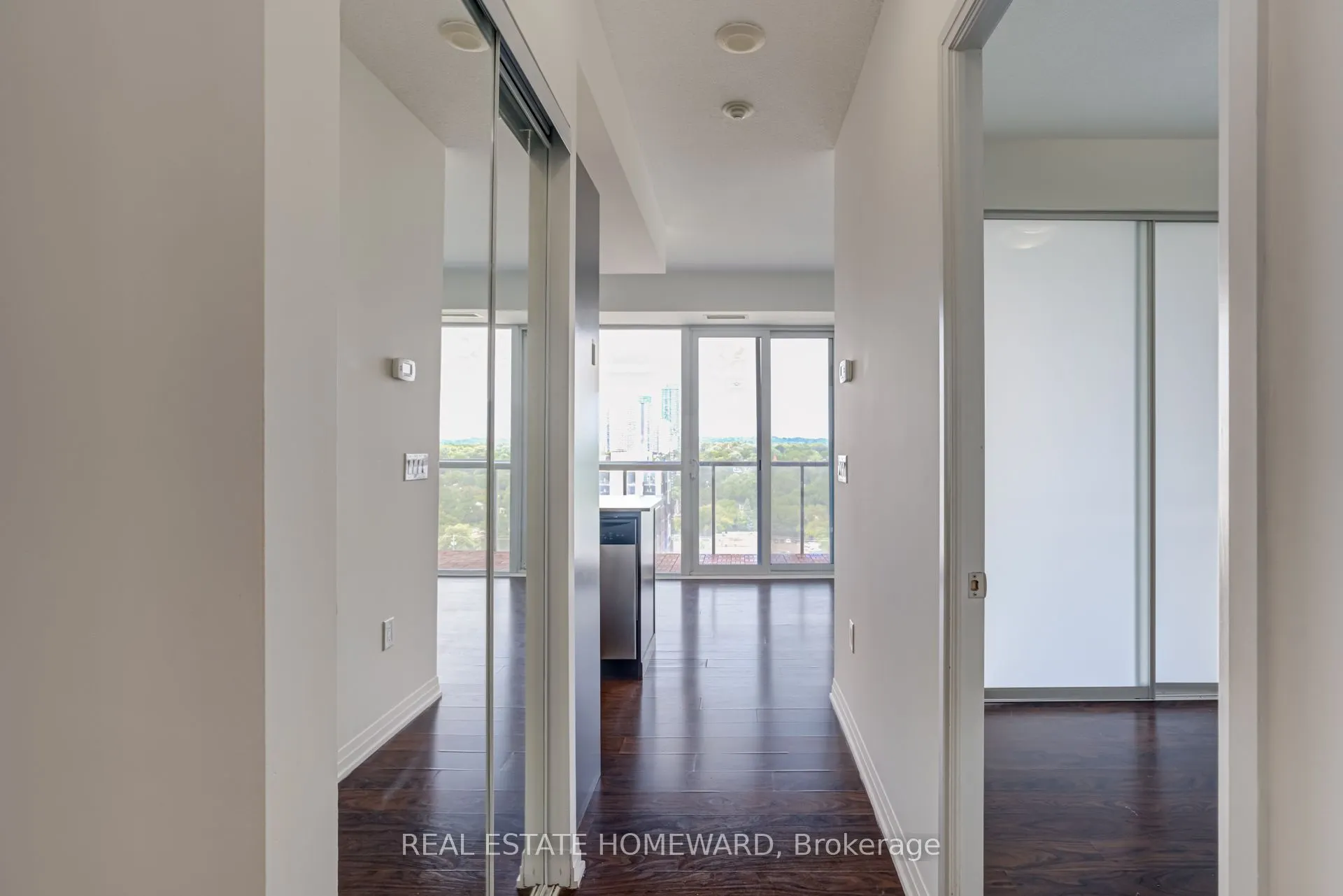 25 Cole Street, #1602