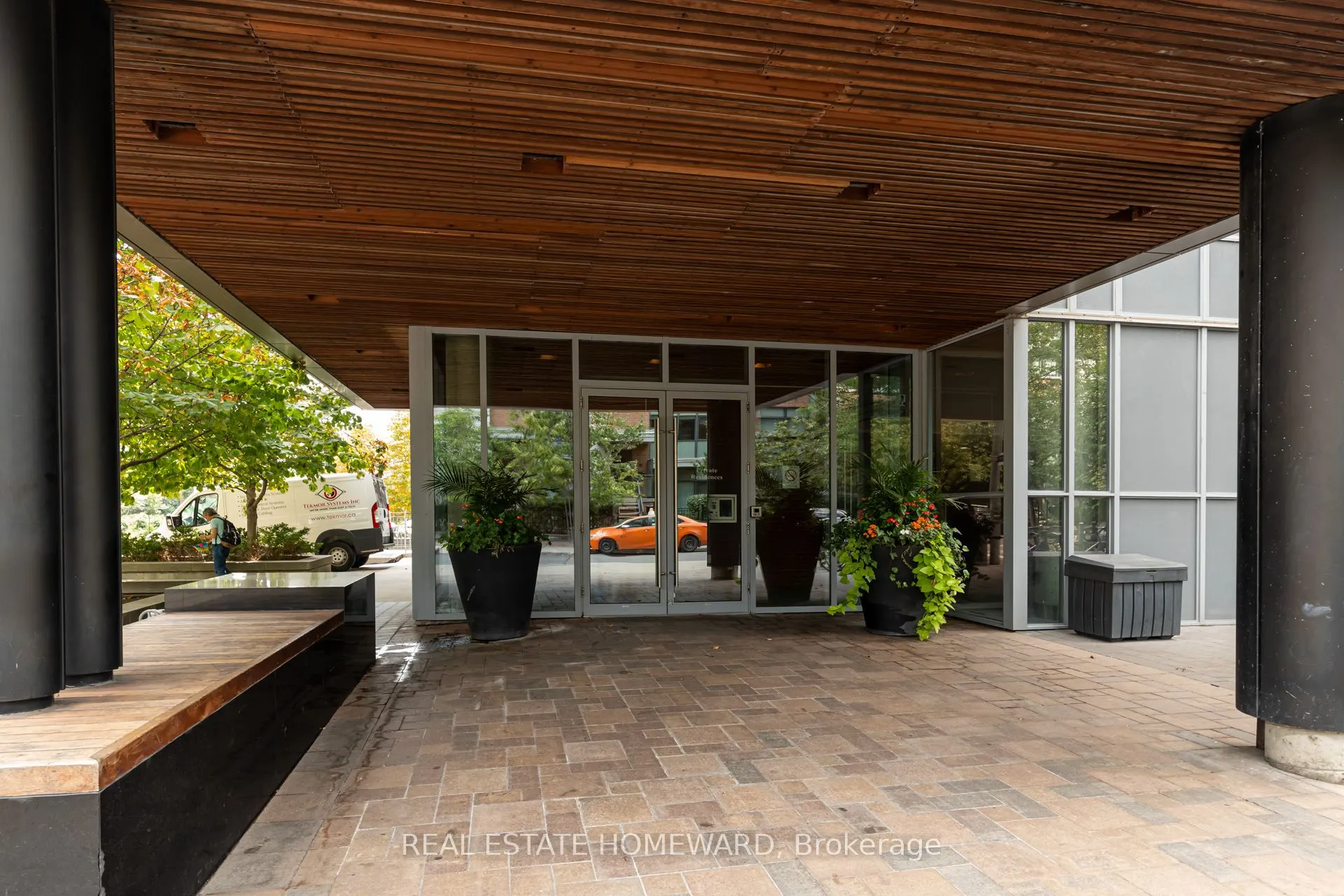 25 Cole Street, #1602