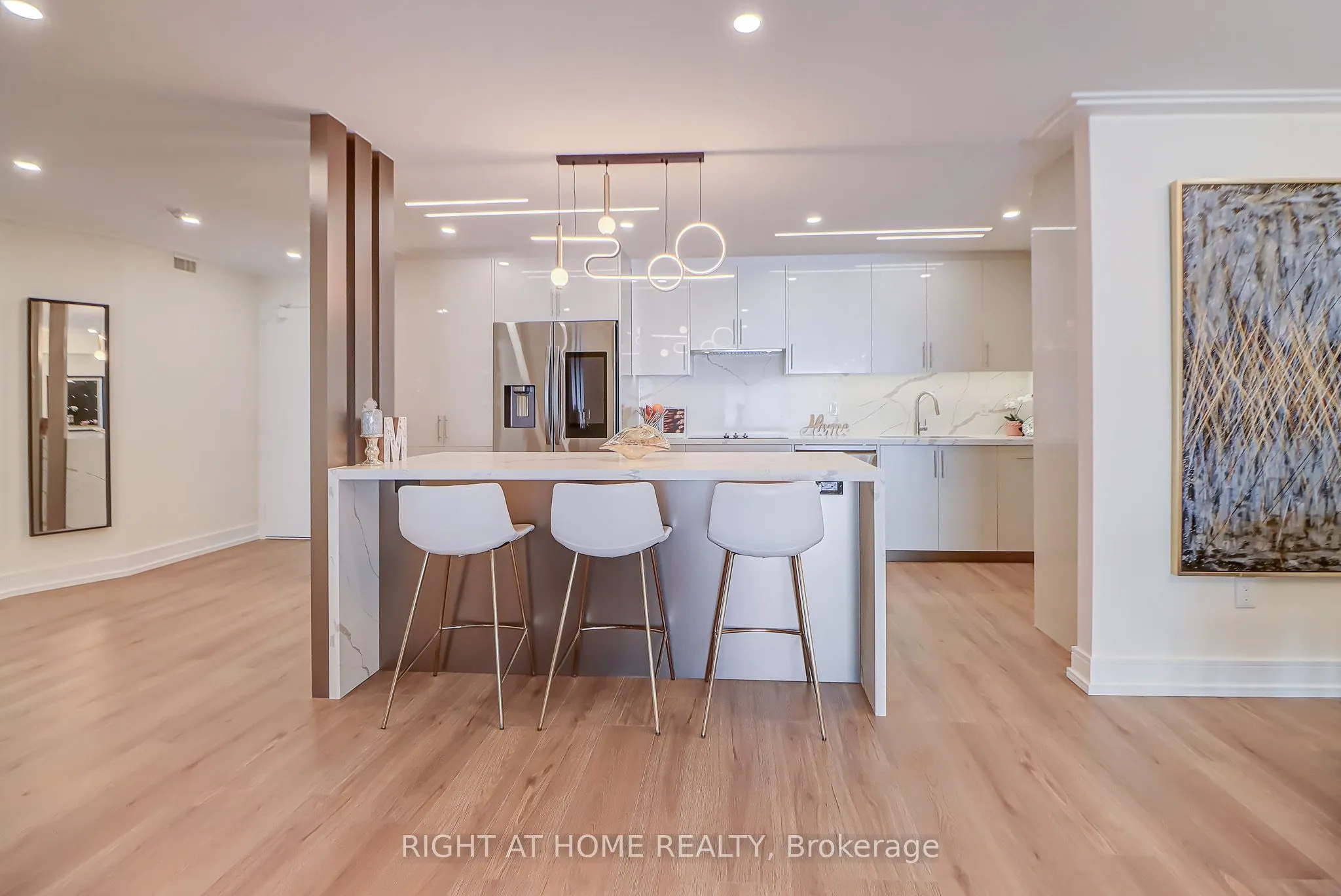 130 Carlton Street, #1207
