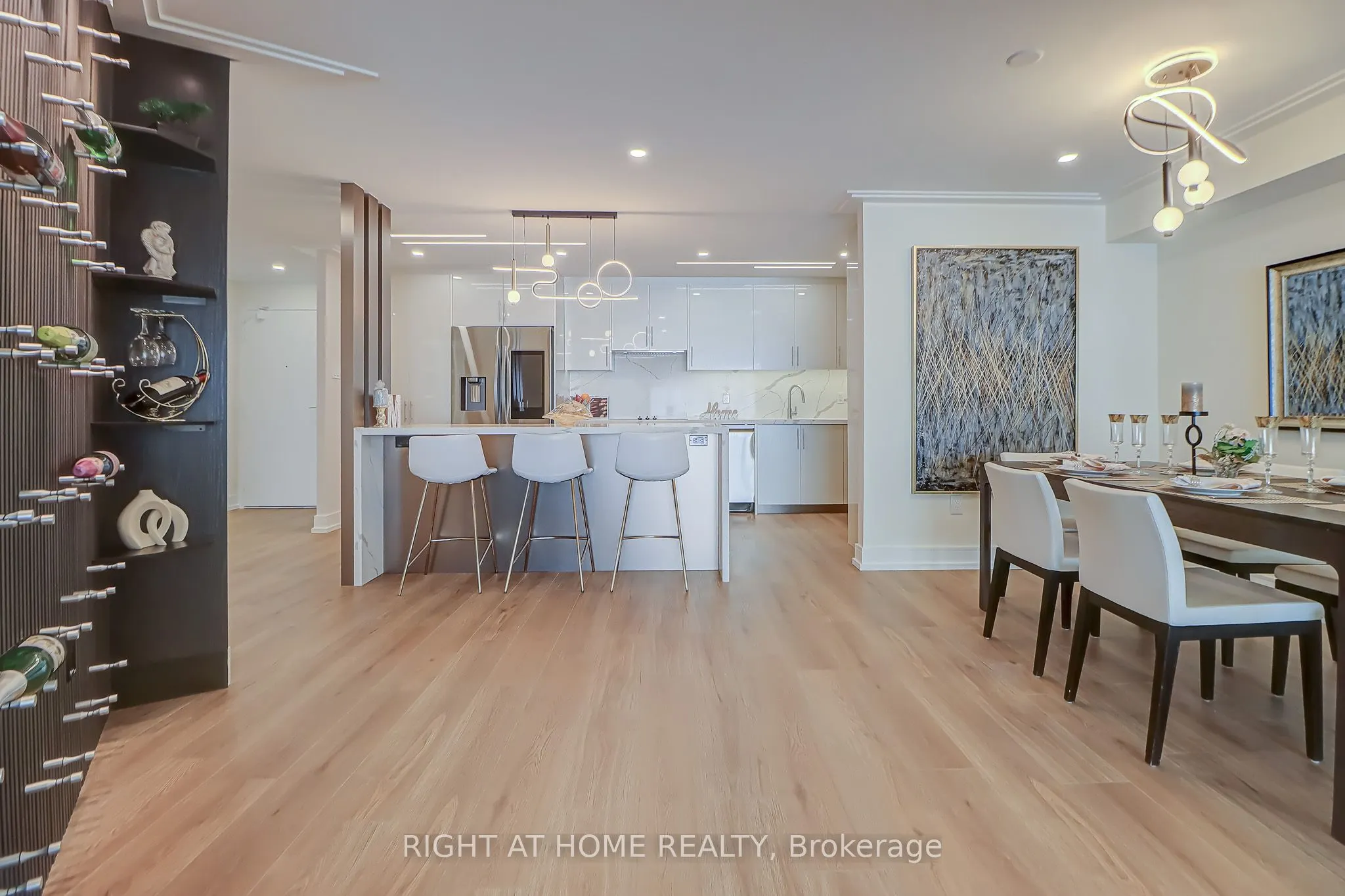 130 Carlton Street, #1207