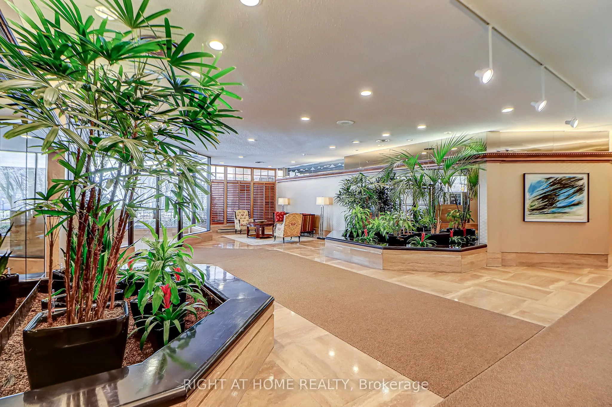 130 Carlton Street, #1207