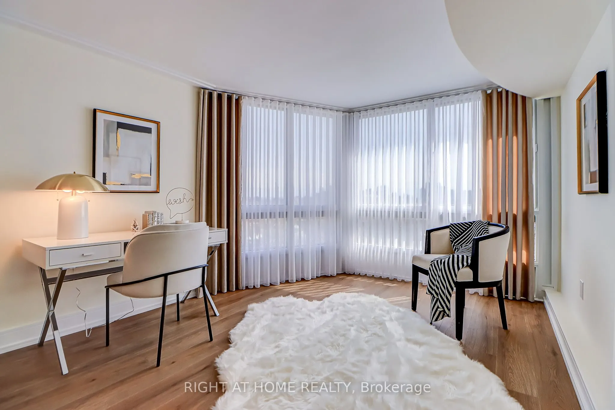 130 Carlton Street, #1207