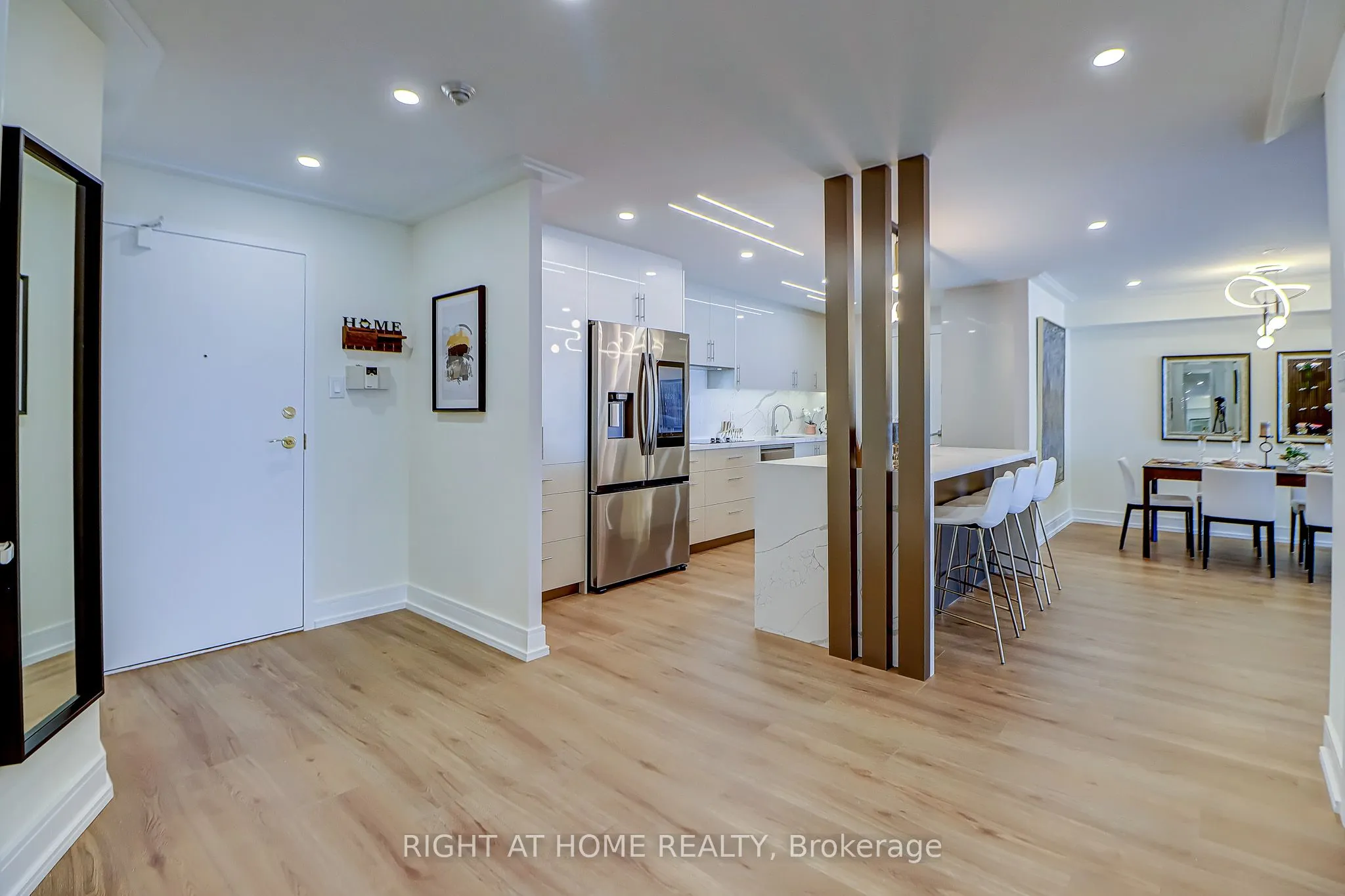 130 Carlton Street, #1207