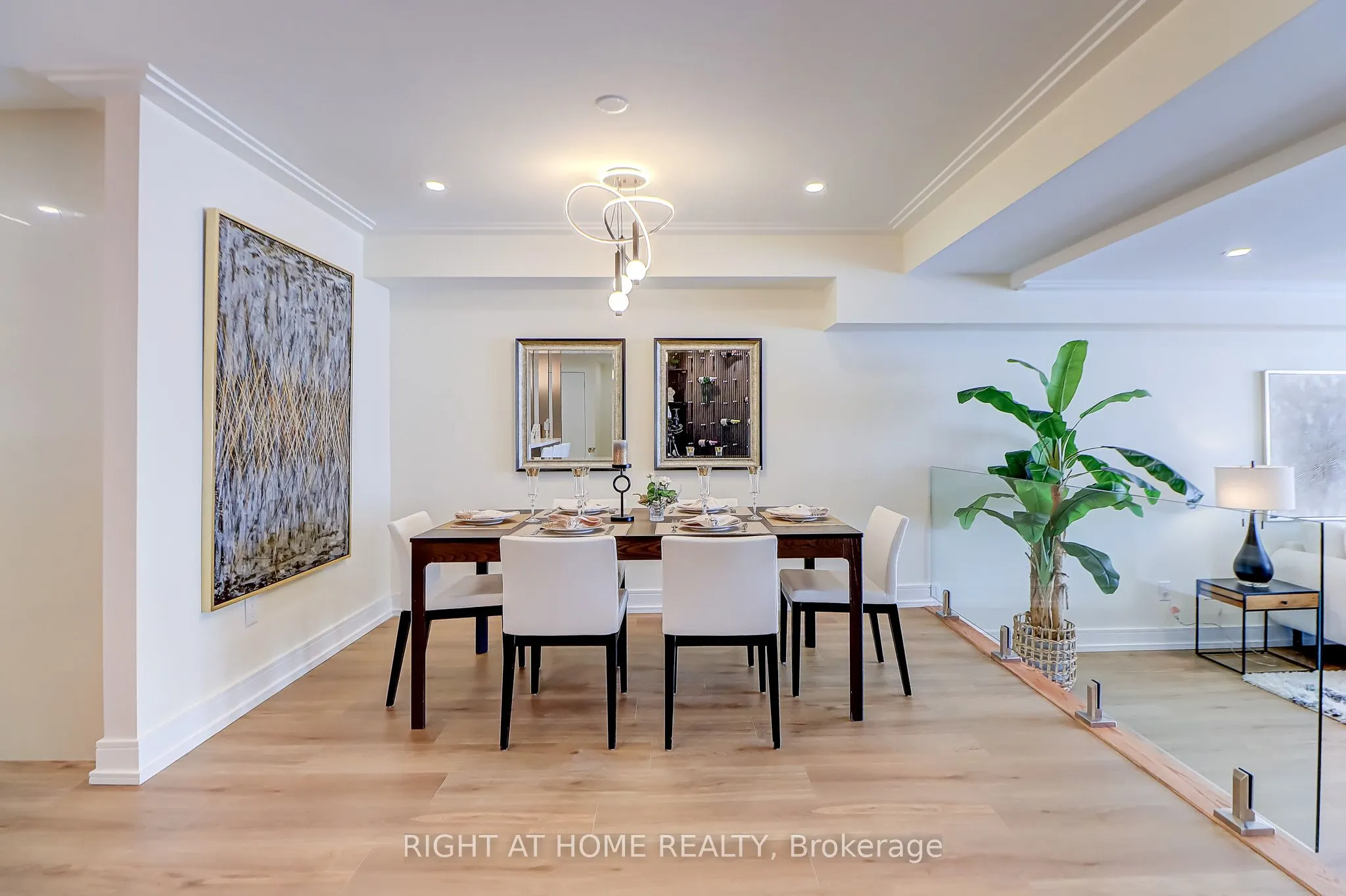 130 Carlton Street, #1207