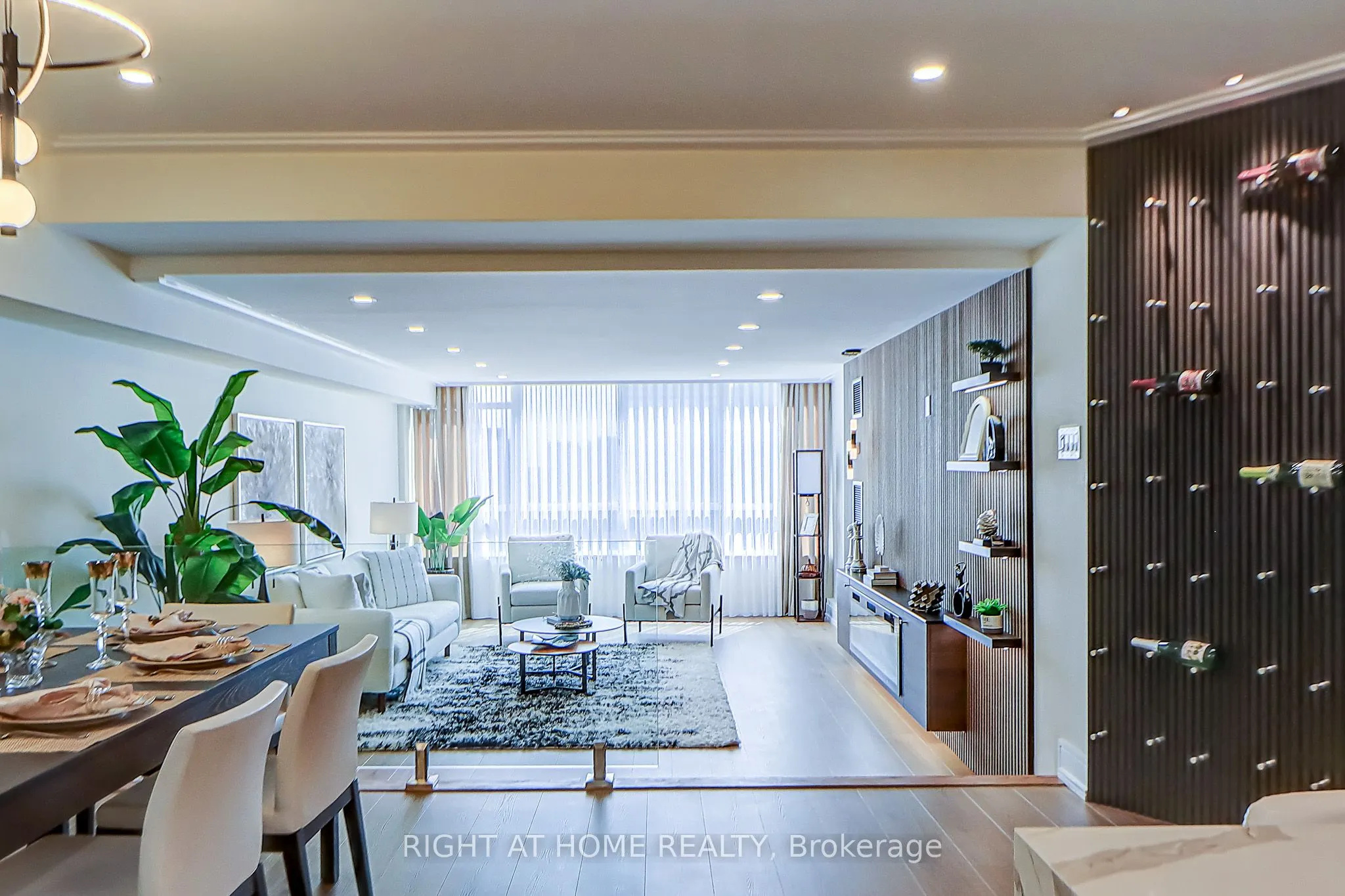 130 Carlton Street, #1207
