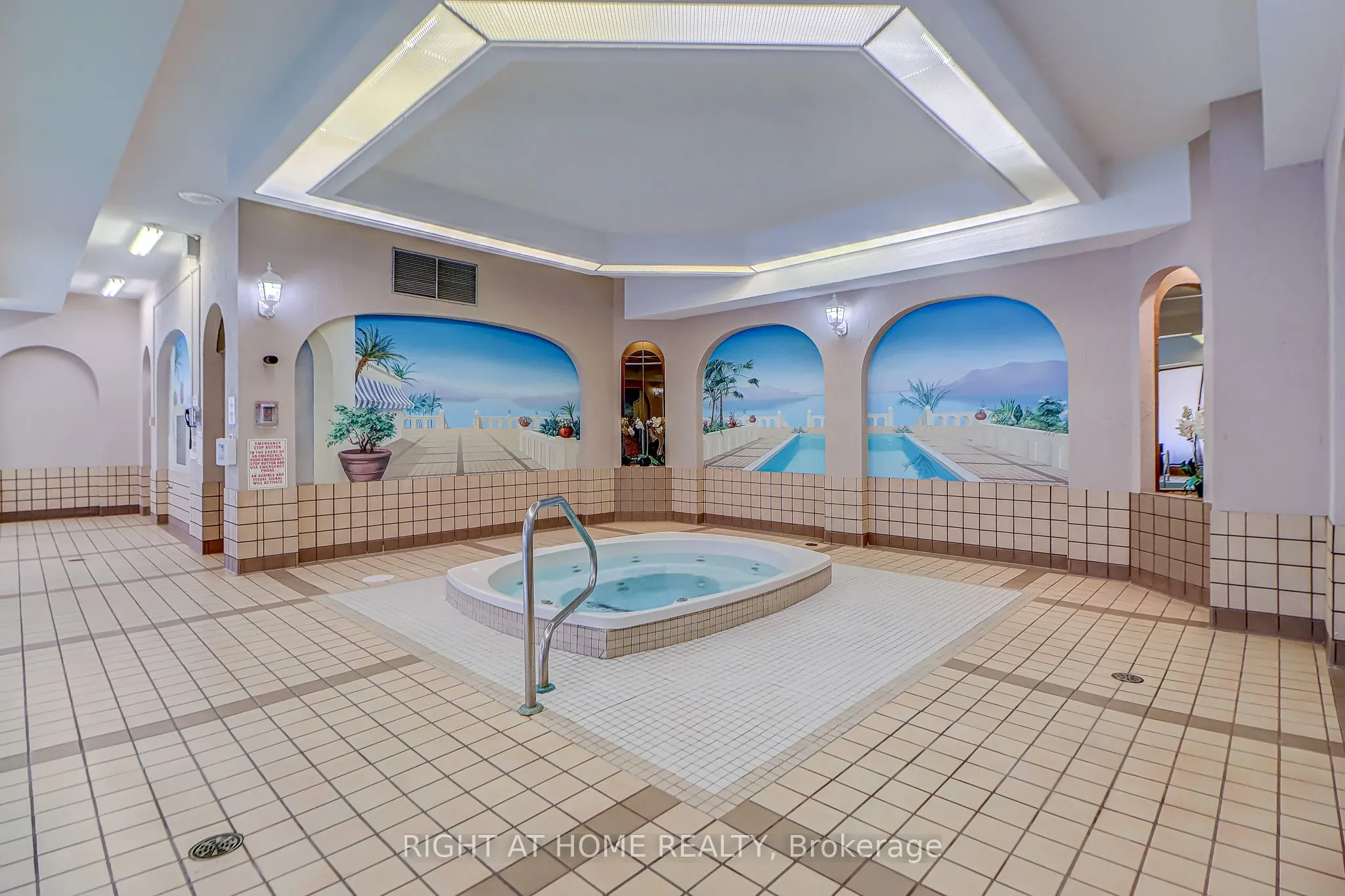 130 Carlton Street, #1207