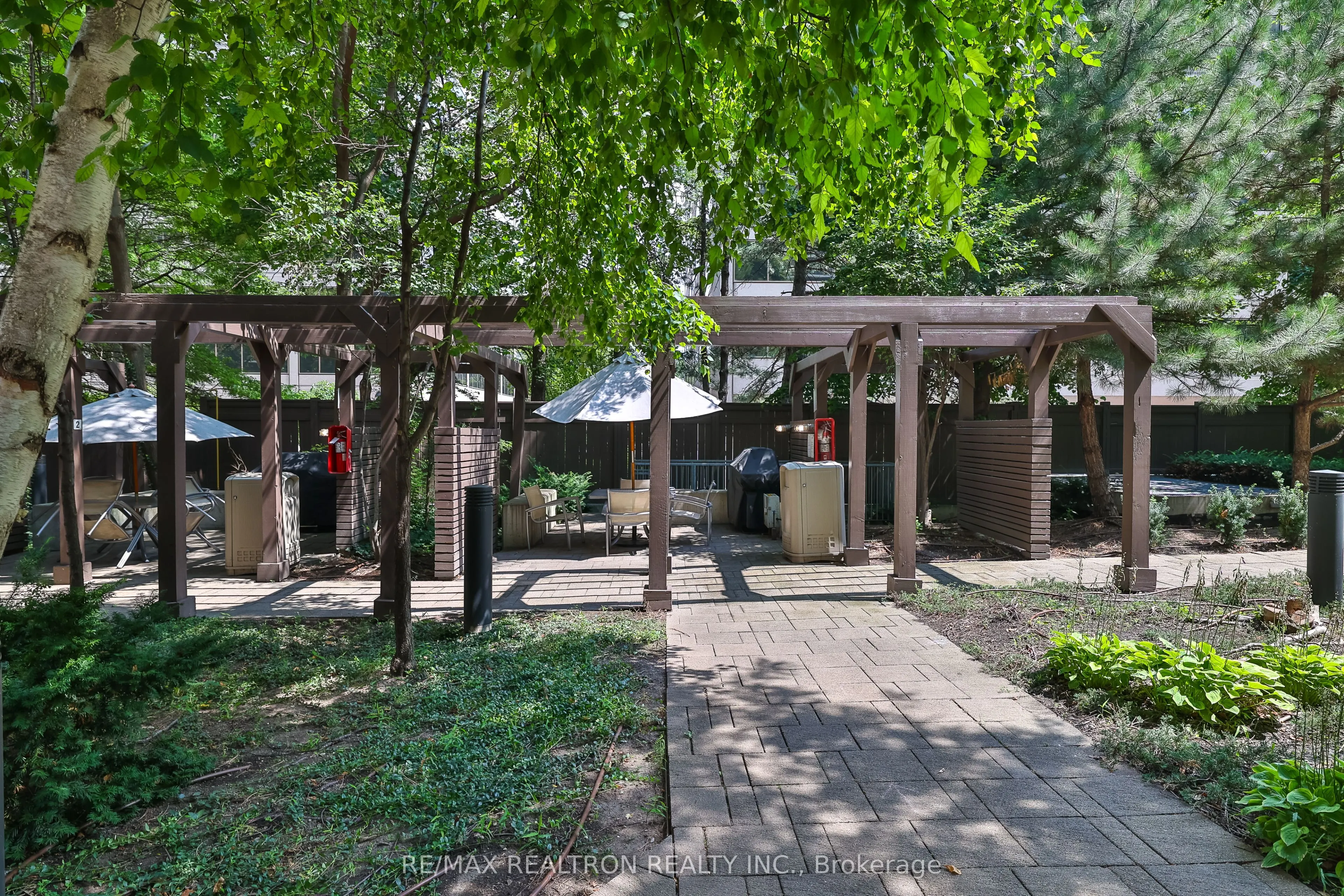 23 Sheppard Avenue E, #1505