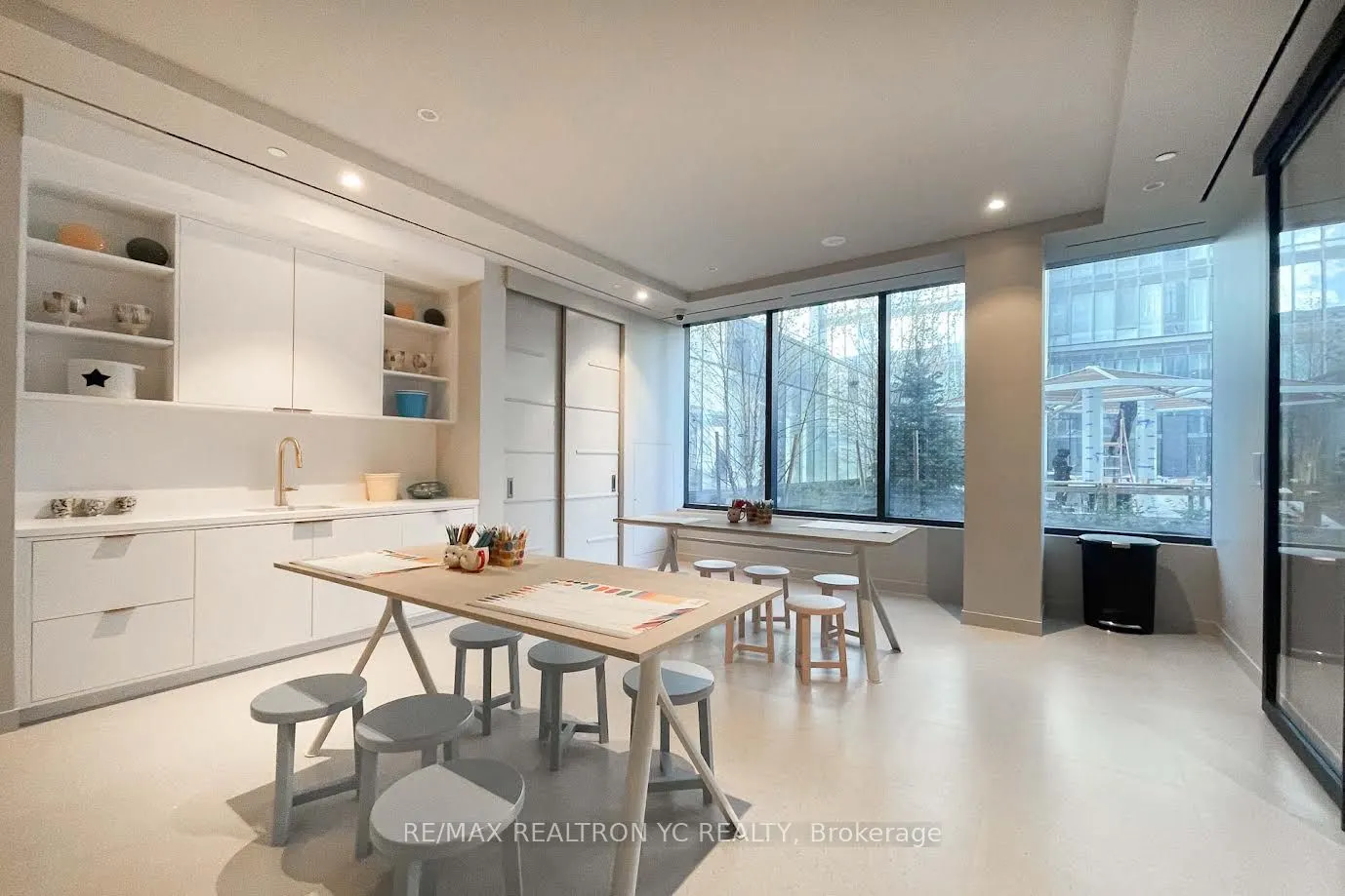138 Downes Street, #6908