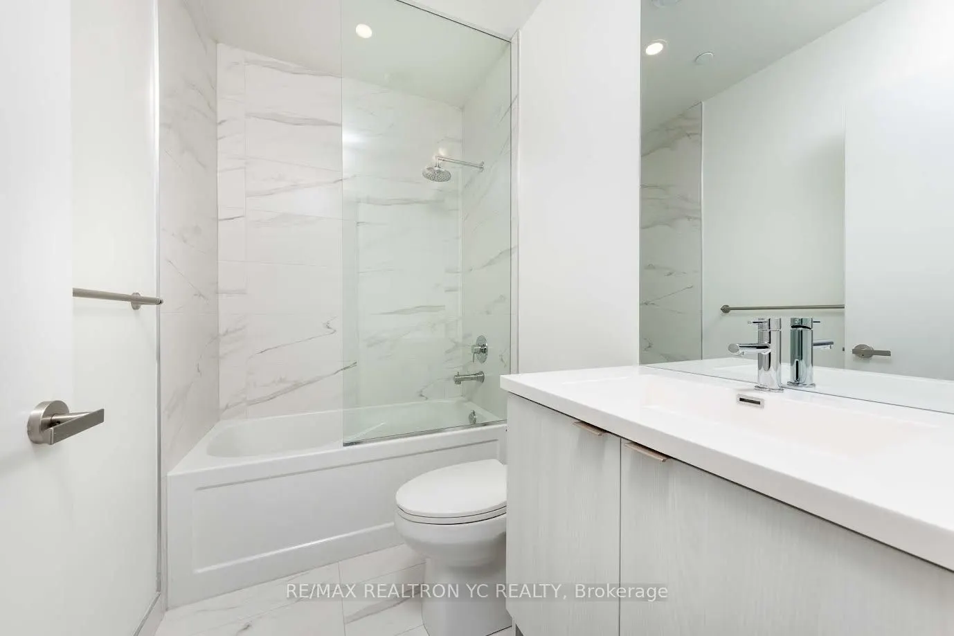 138 Downes Street, #6908