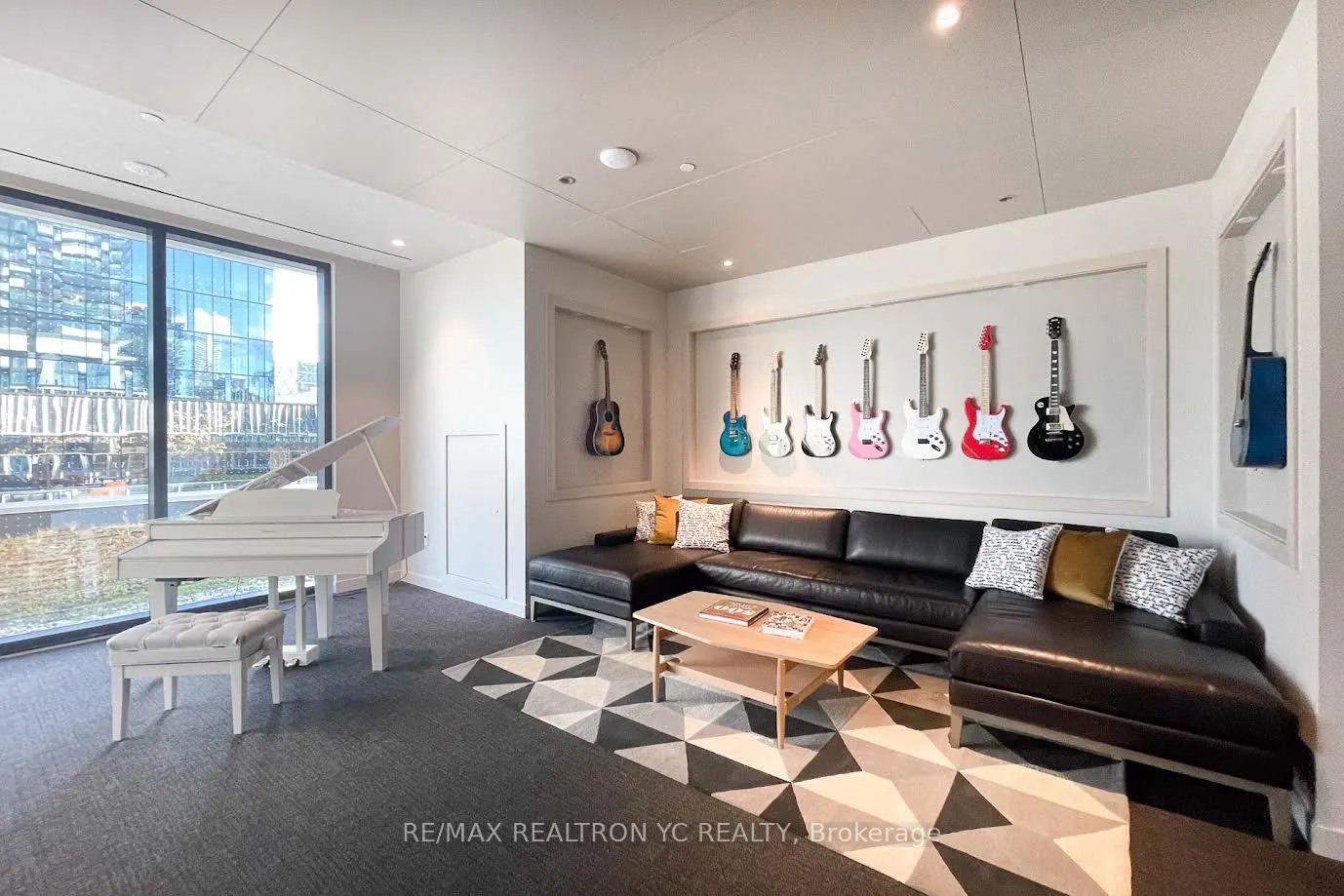 138 Downes Street, #6908