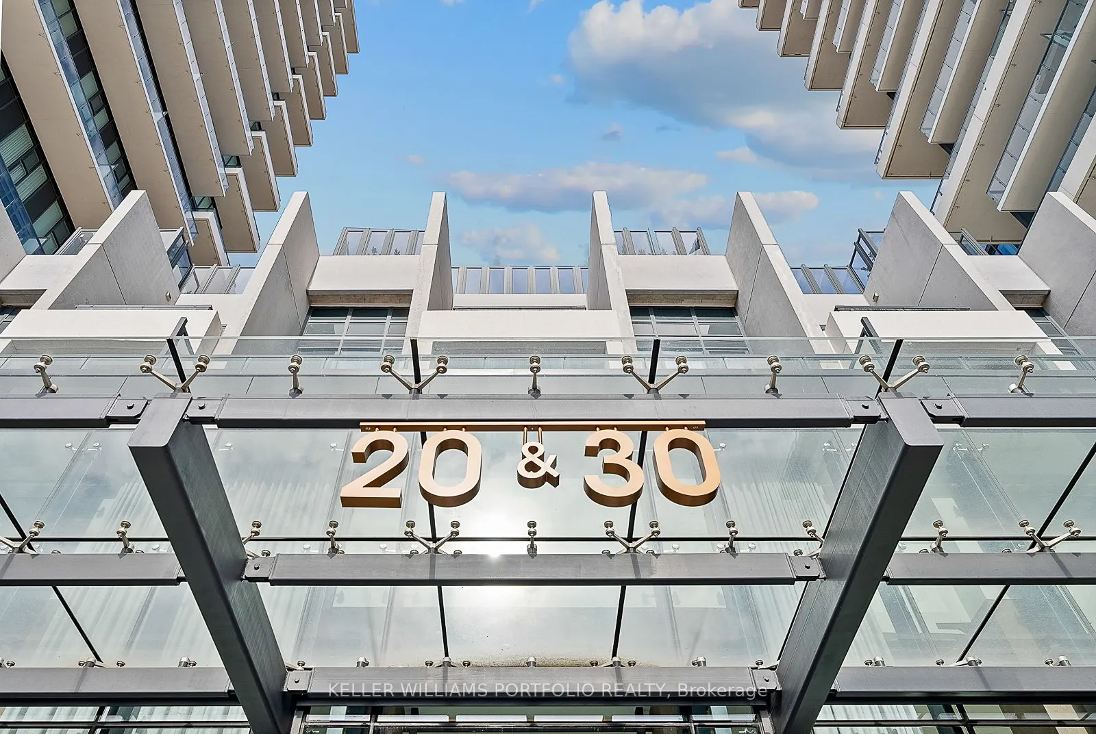 30 Inn On The Park Drive, #219